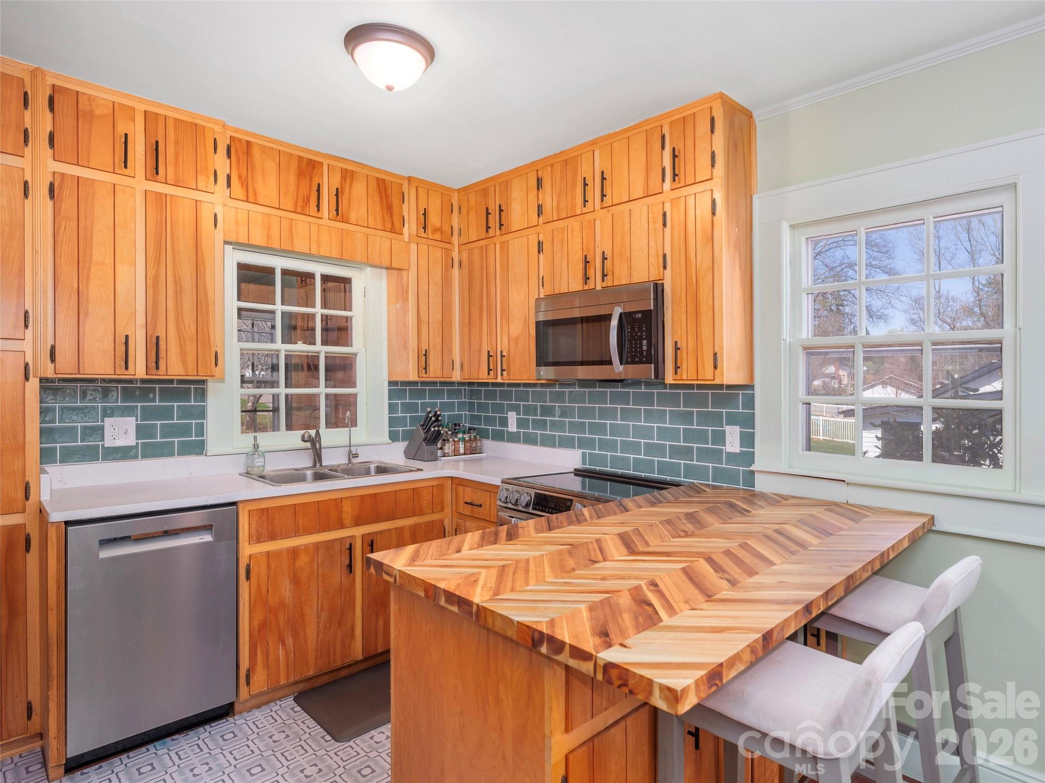 20 Zemery Lane — Waynesville