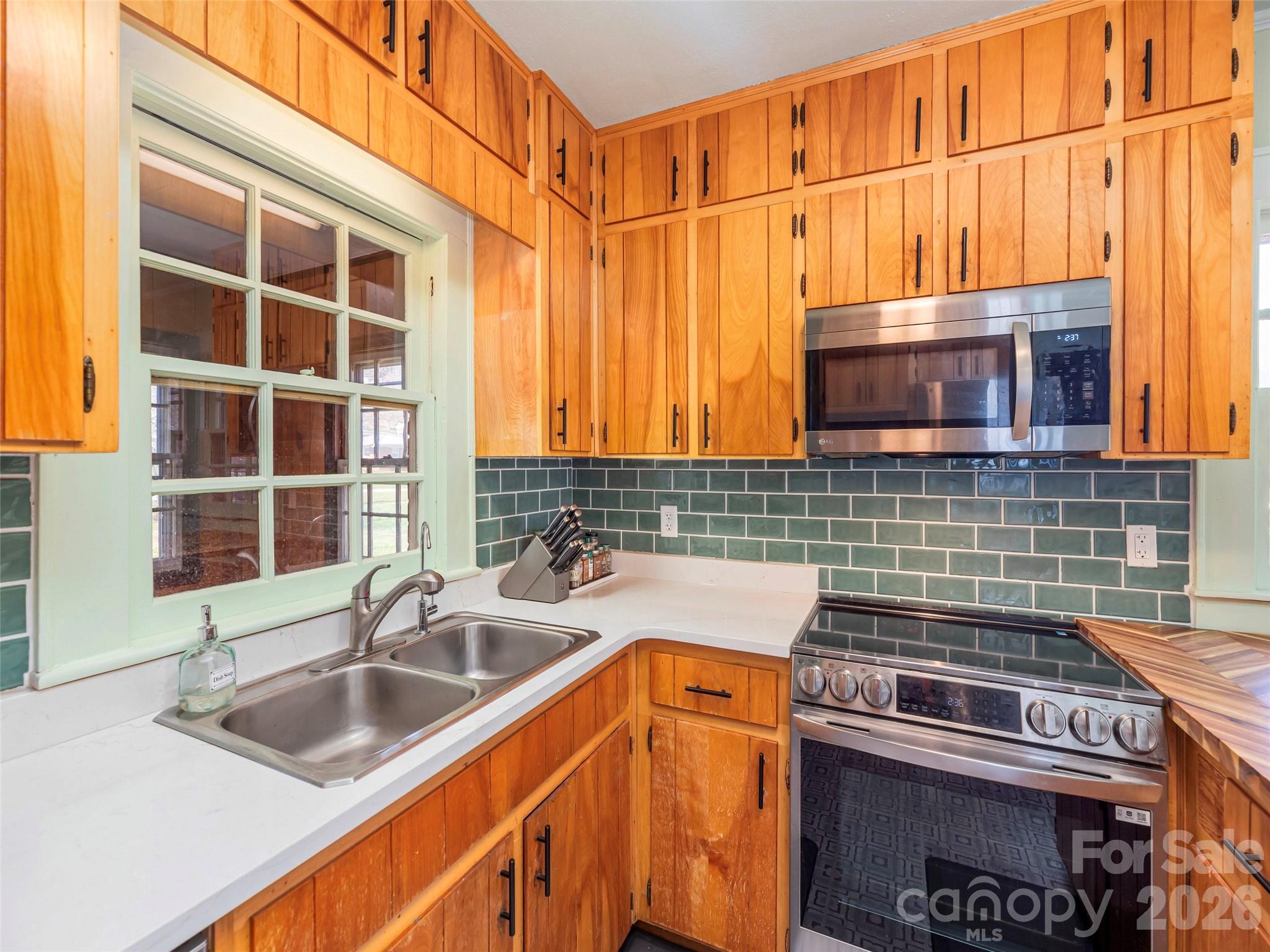 20 Zemery Lane — Waynesville