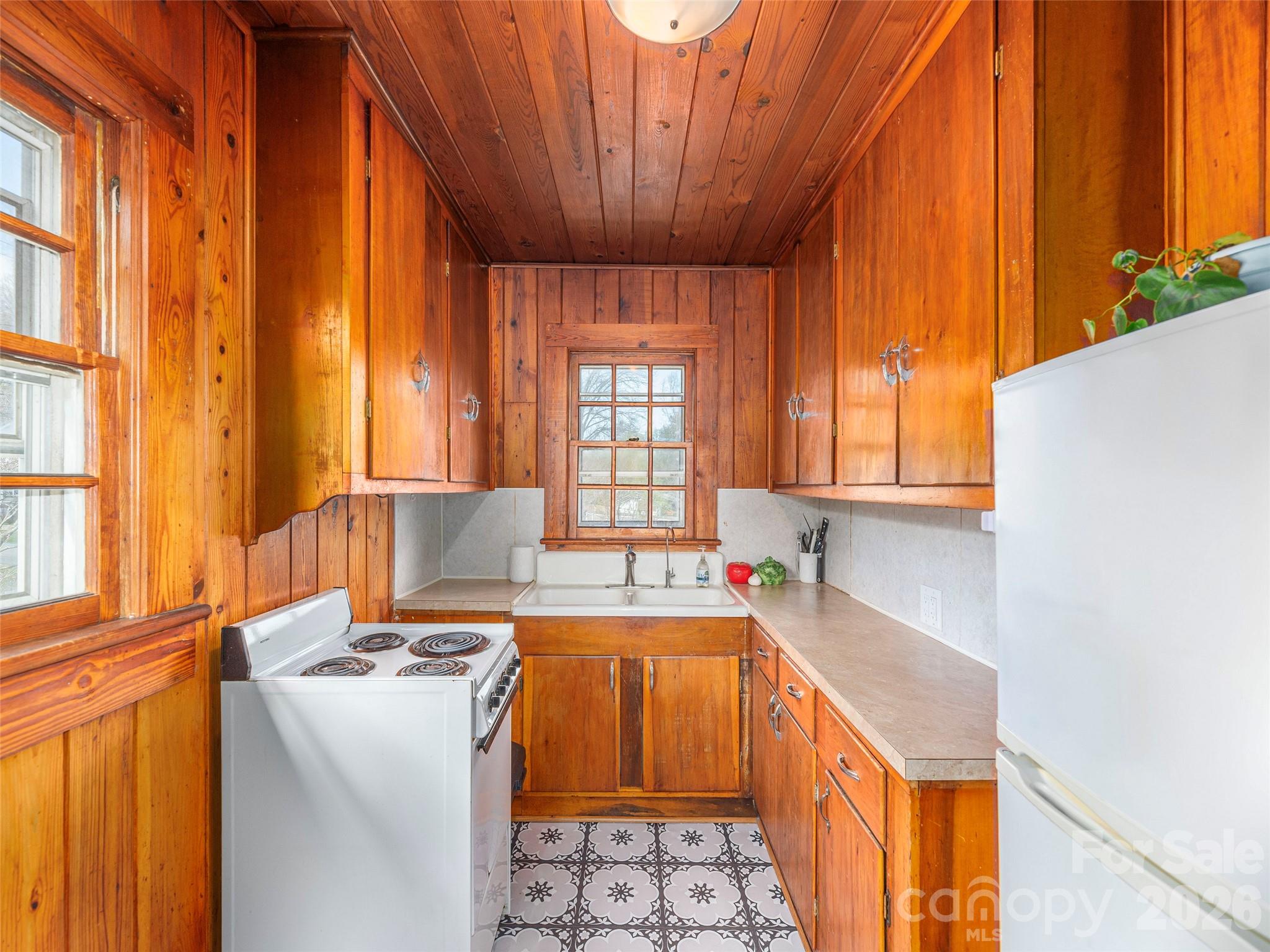 20 Zemery Lane — Waynesville