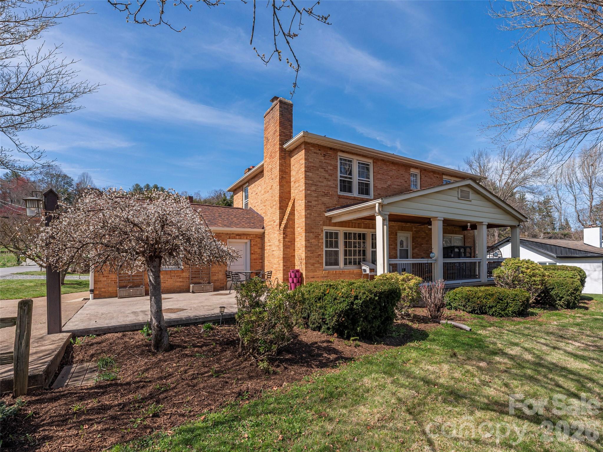 20 Zemery Lane — Waynesville