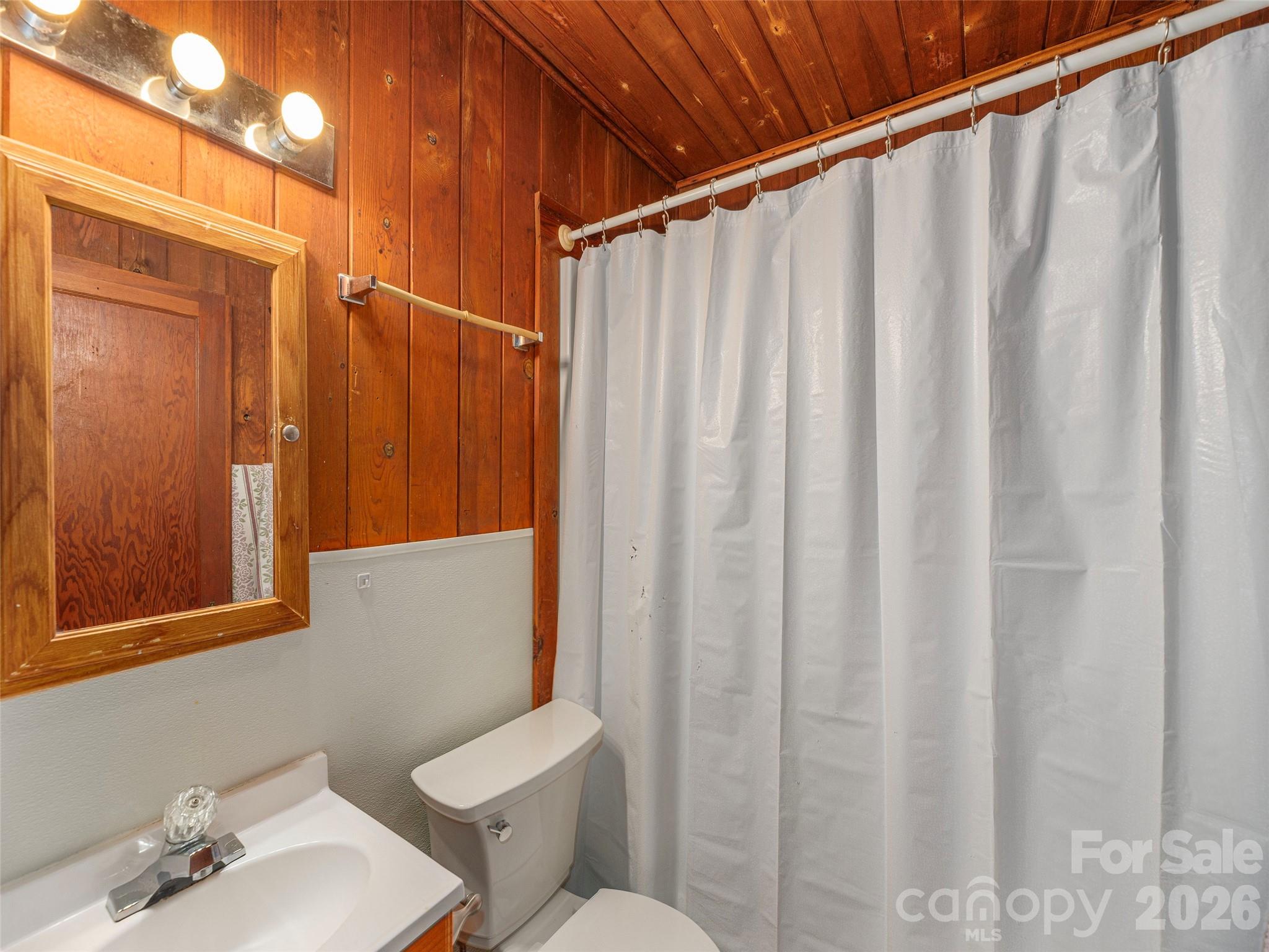 20 Zemery Lane — Waynesville