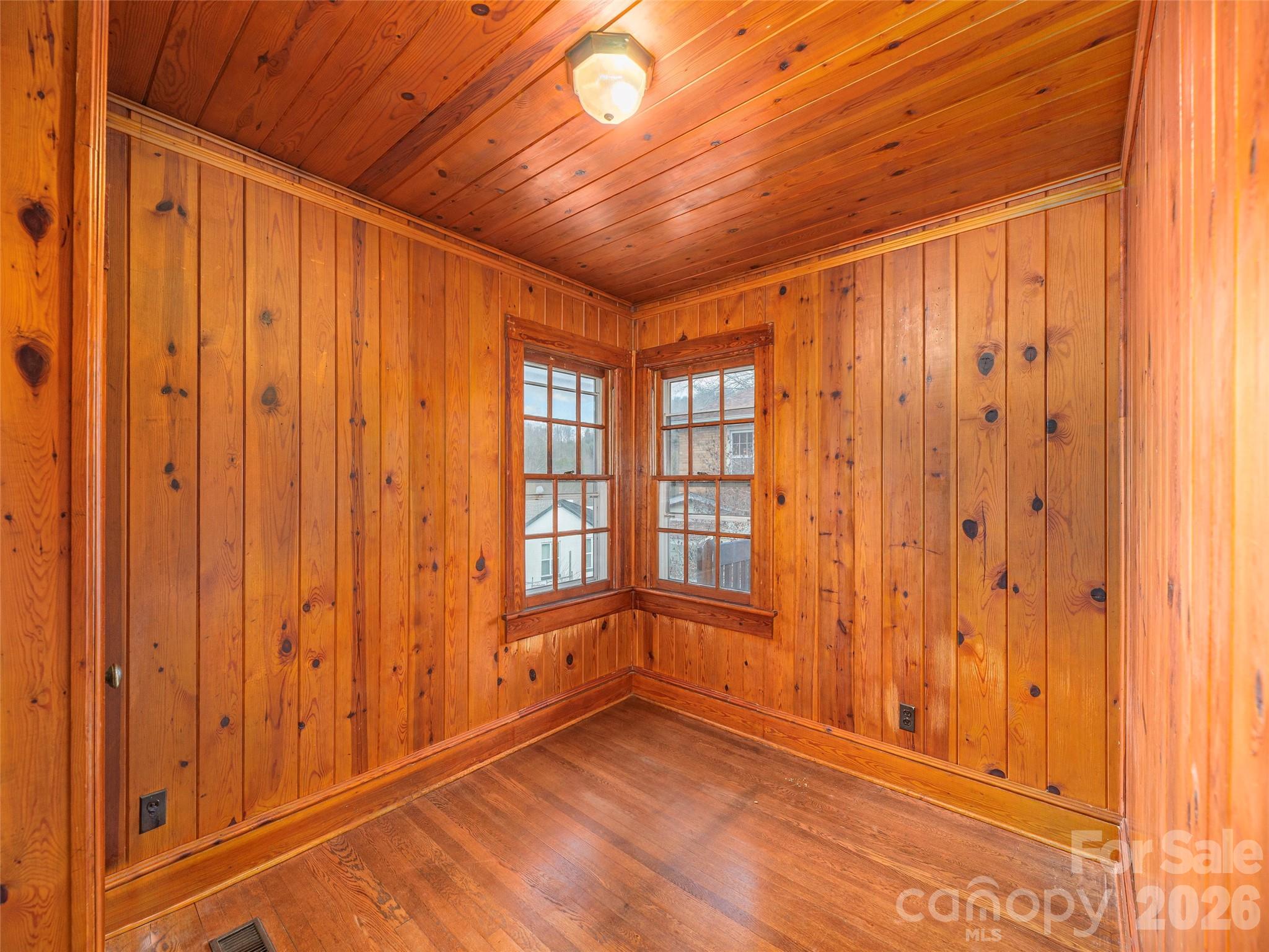 20 Zemery Lane — Waynesville