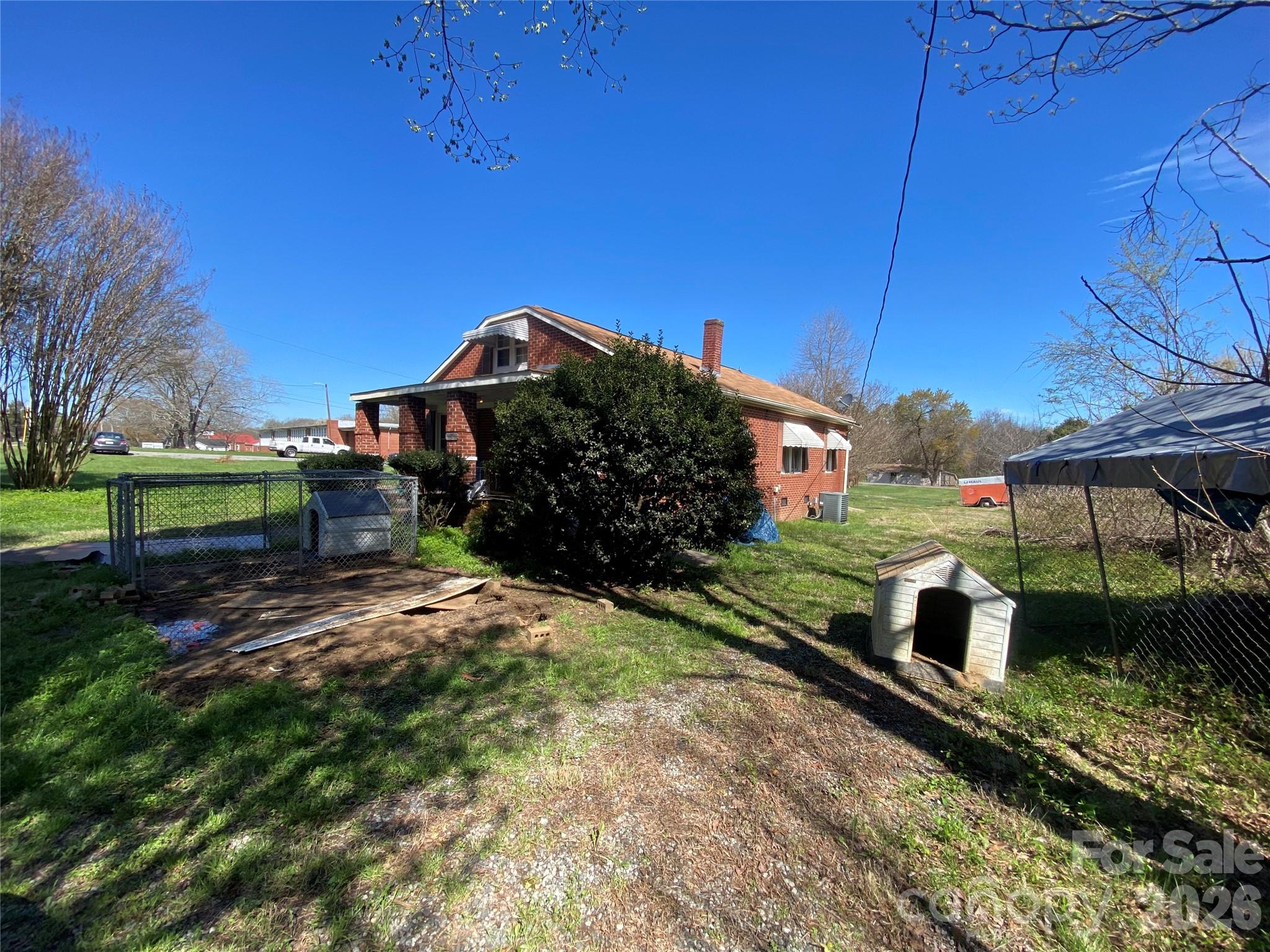 705 E Main Street — Cleveland