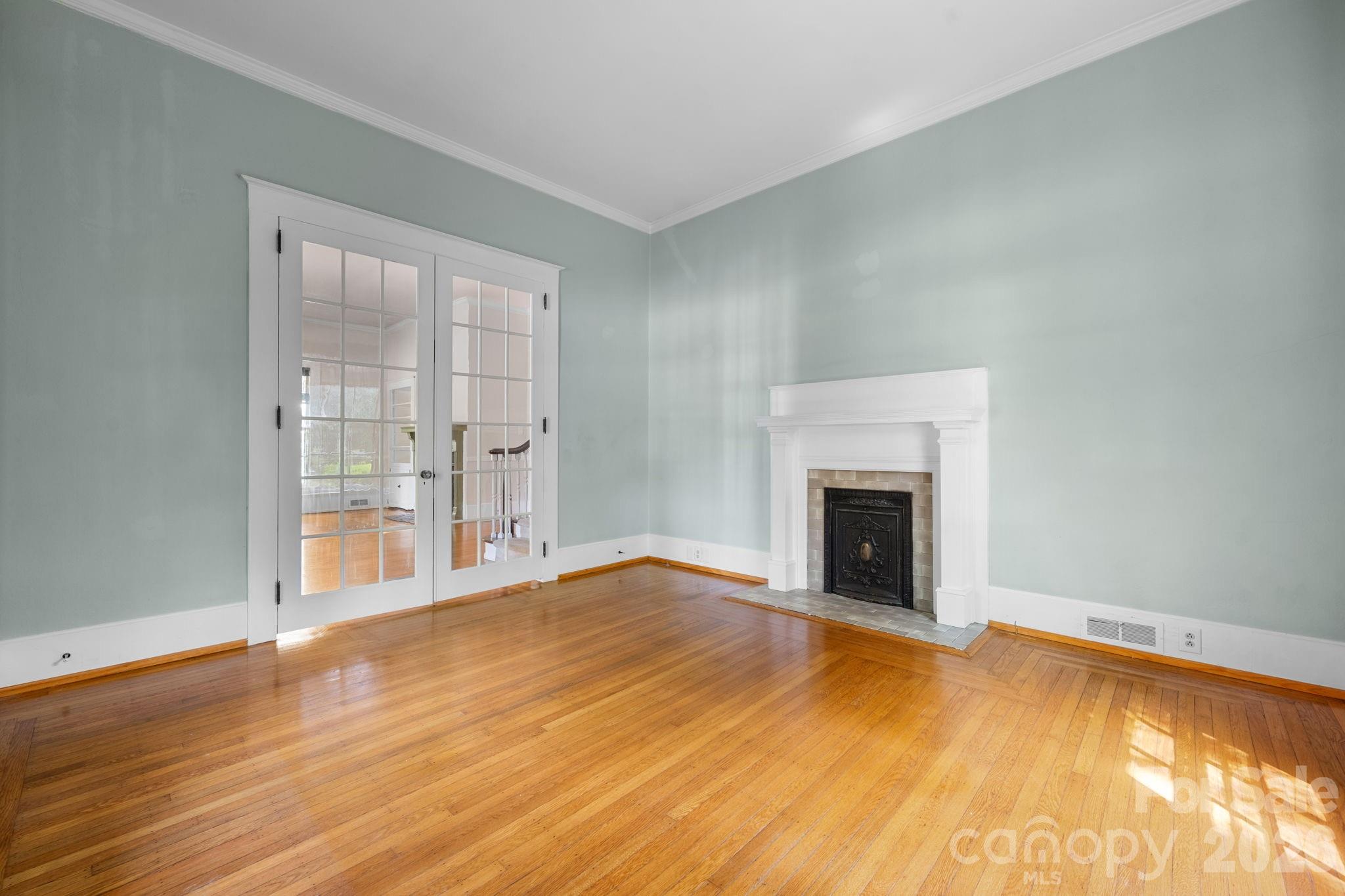 130 N Mulberry Street — Statesville