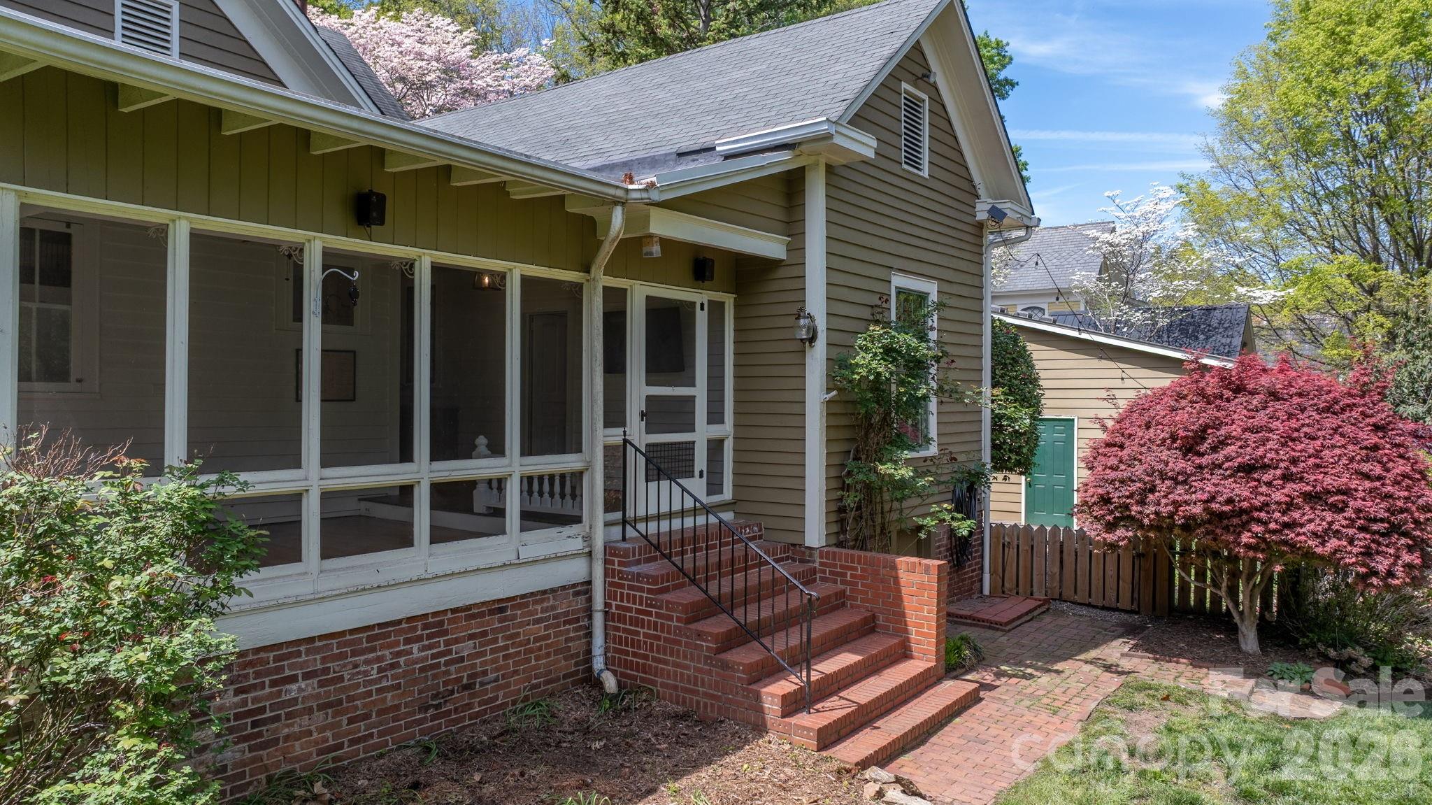 130 N Mulberry Street — Statesville