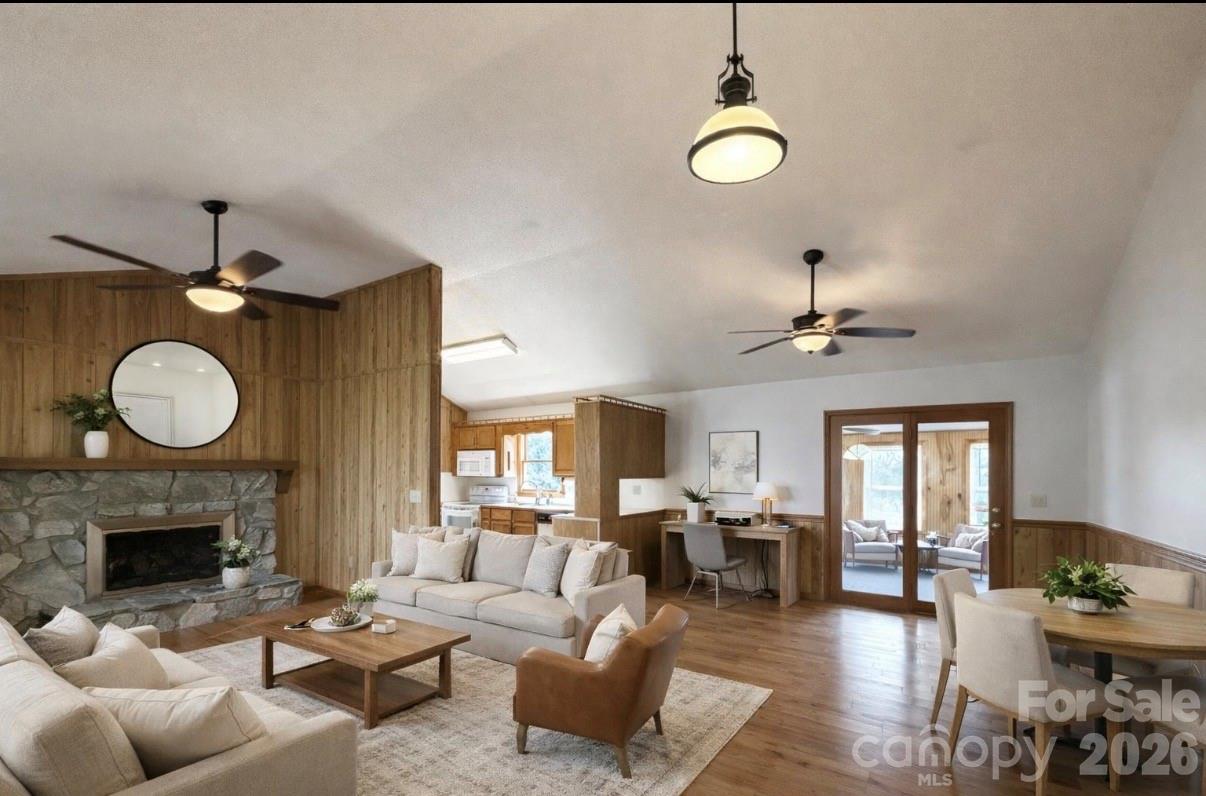1709 Acorn Avenue — Hudson