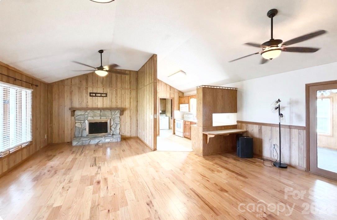 1709 Acorn Avenue — Hudson