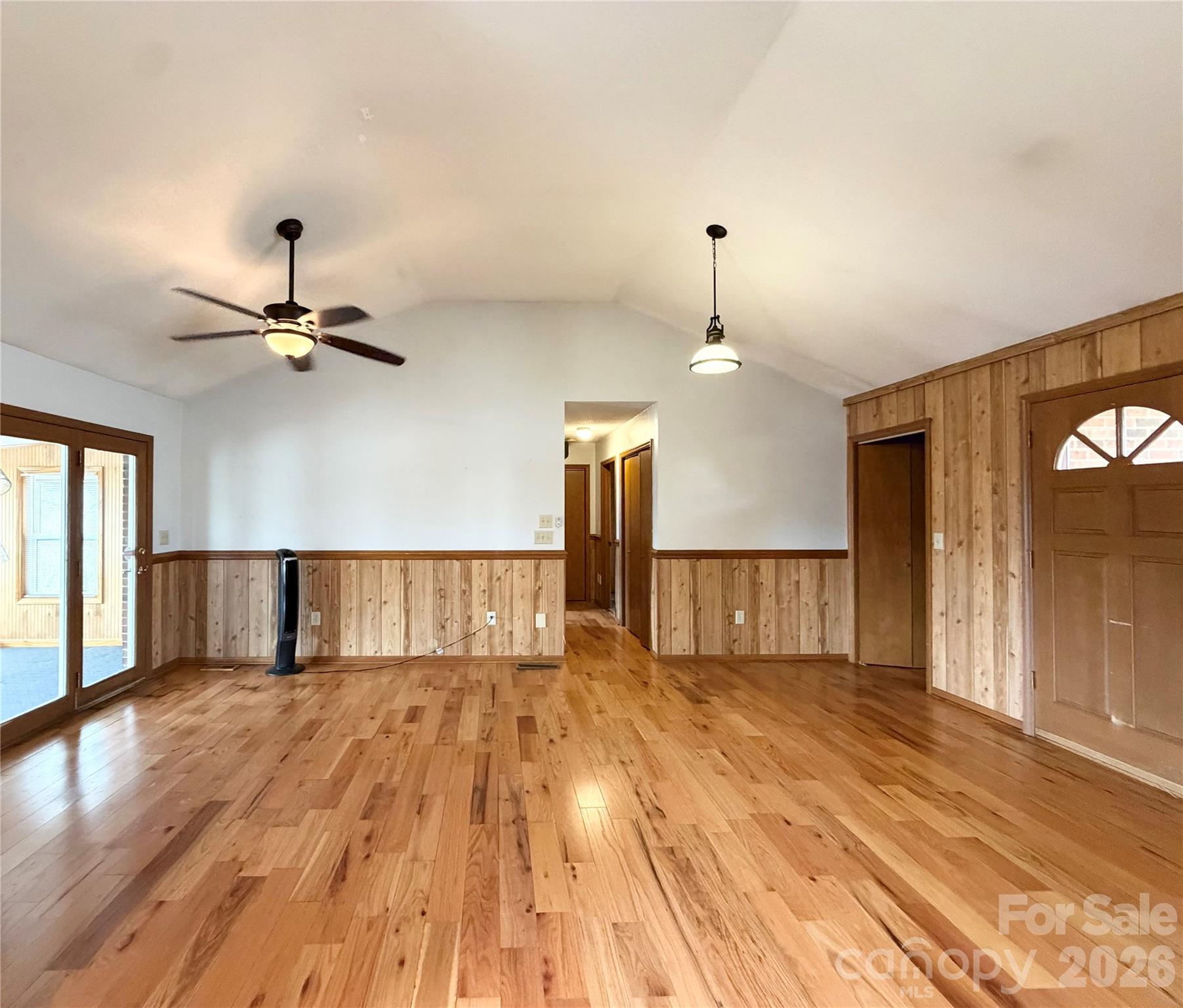 1709 Acorn Avenue — Hudson