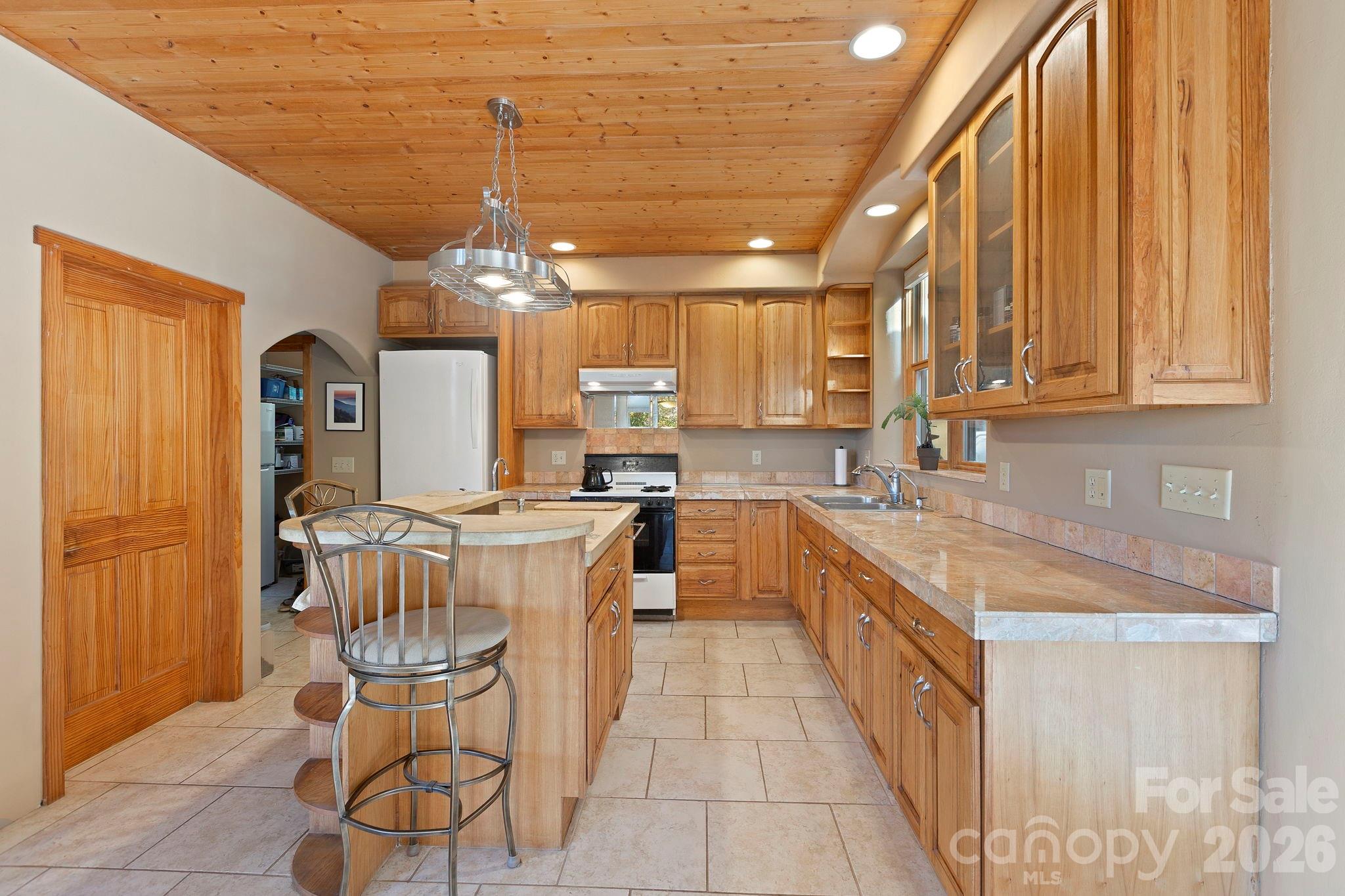 97 Old Cove Road — Black Mountain