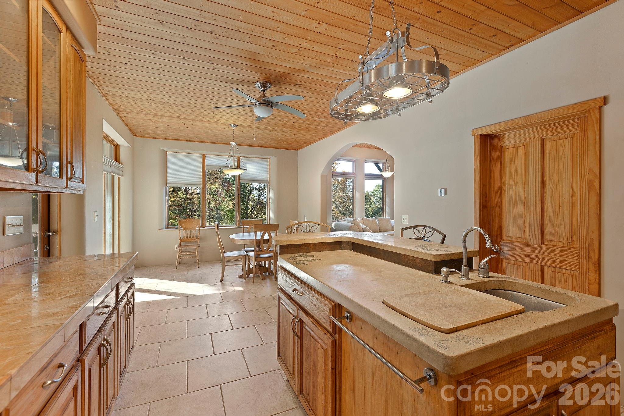97 Old Cove Road — Black Mountain