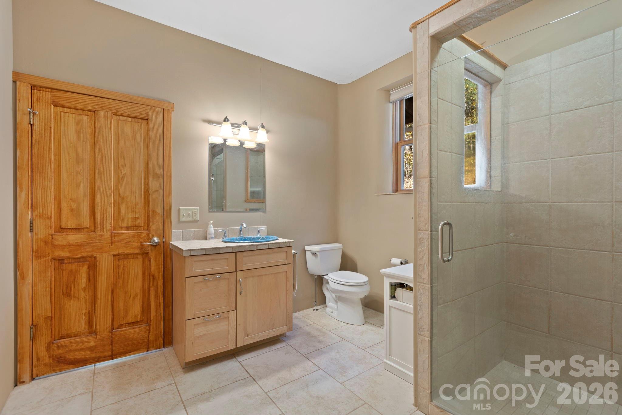 97 Old Cove Road — Black Mountain