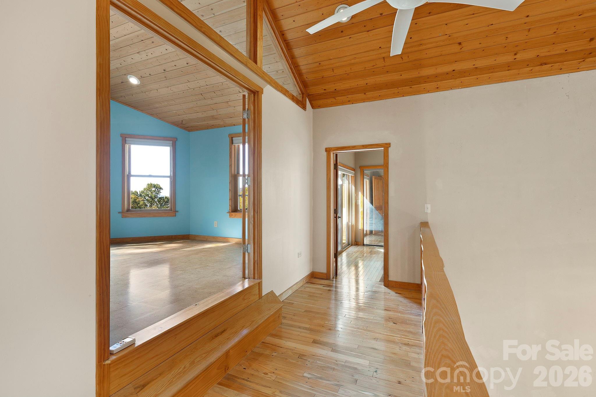 97 Old Cove Road — Black Mountain