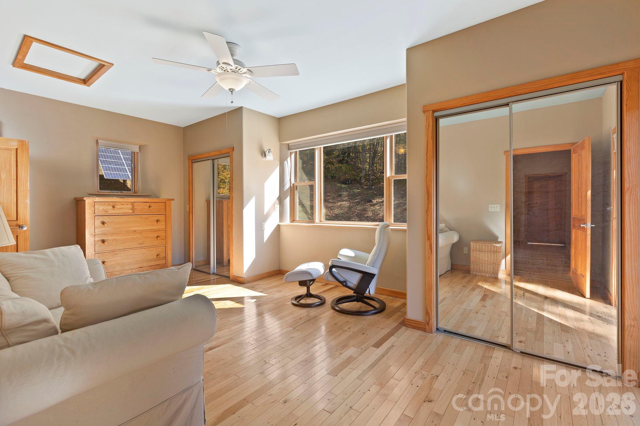97 Old Cove Road — Black Mountain
