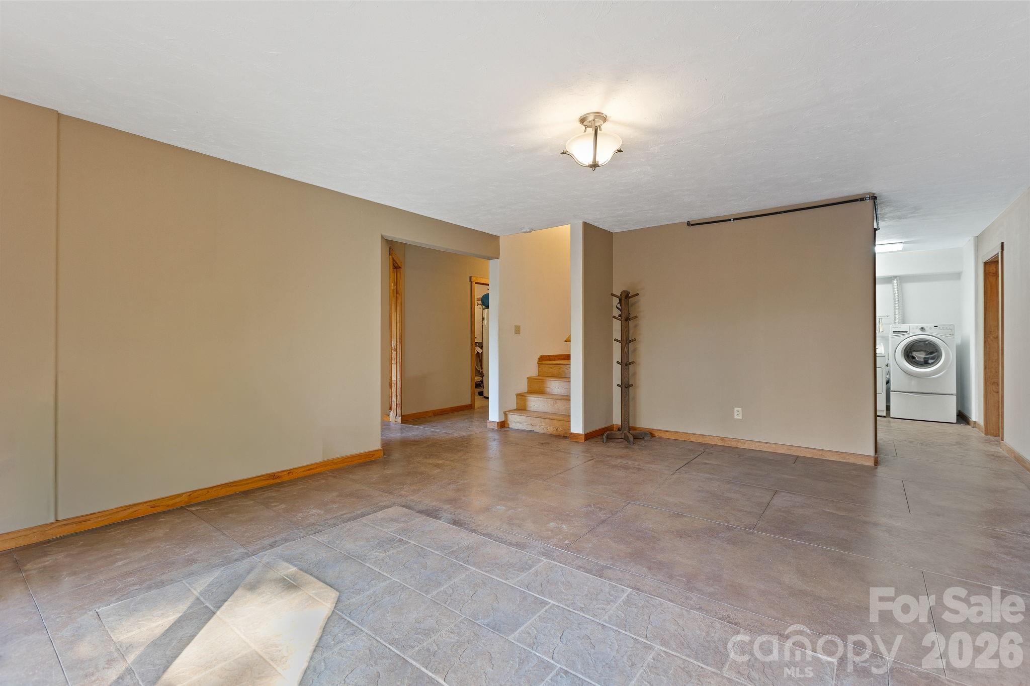 97 Old Cove Road — Black Mountain