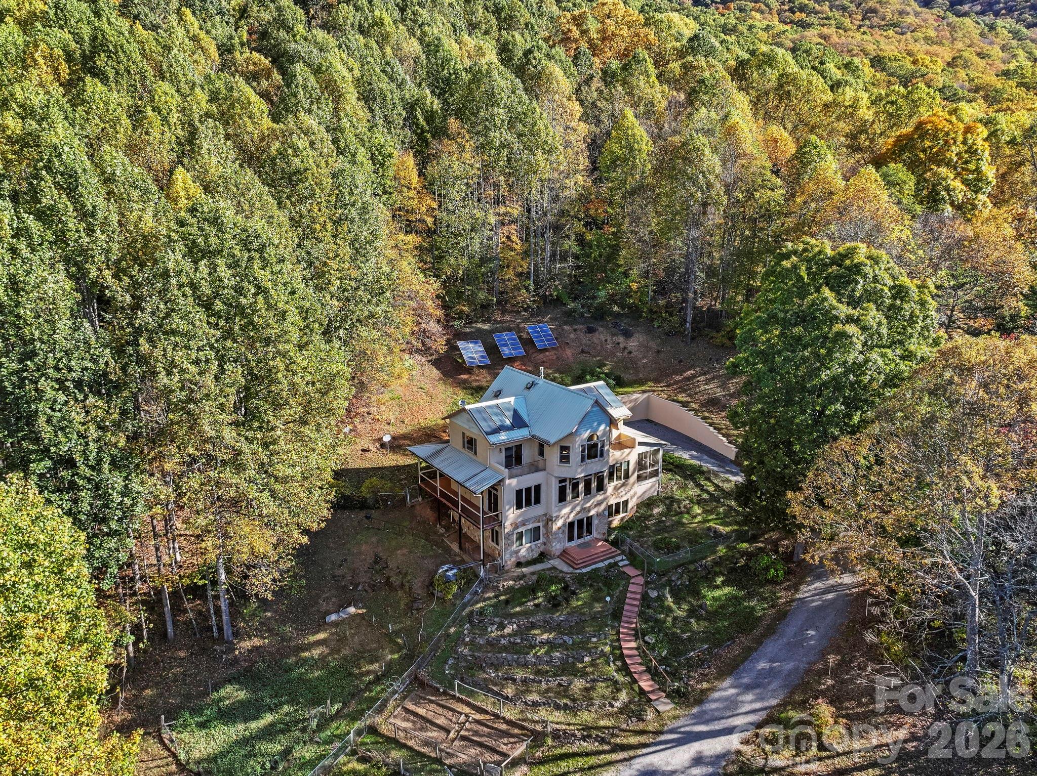 97 Old Cove Road — Black Mountain