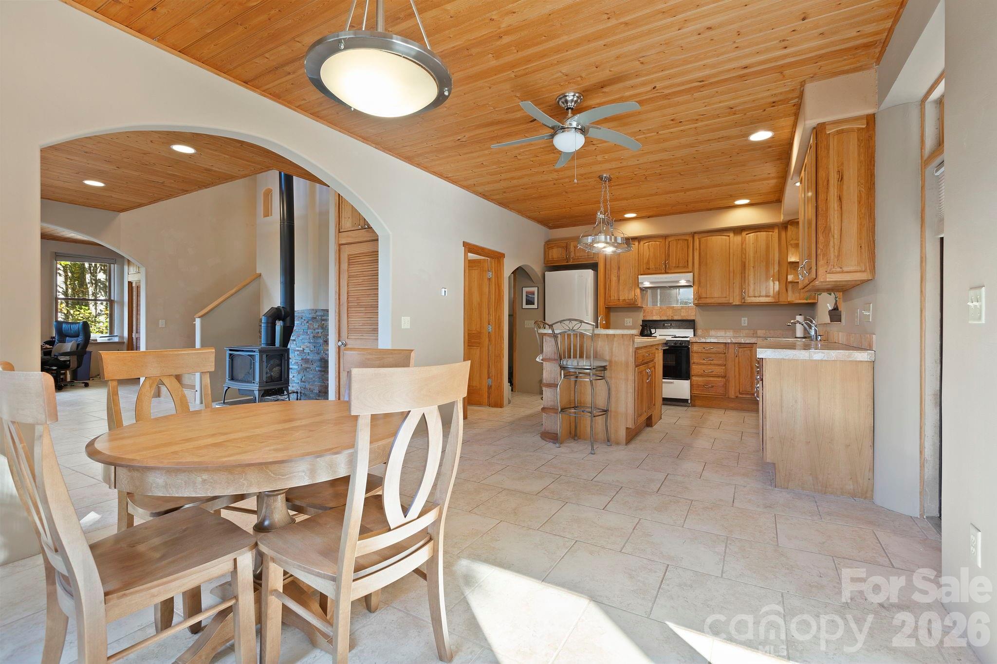97 Old Cove Road — Black Mountain