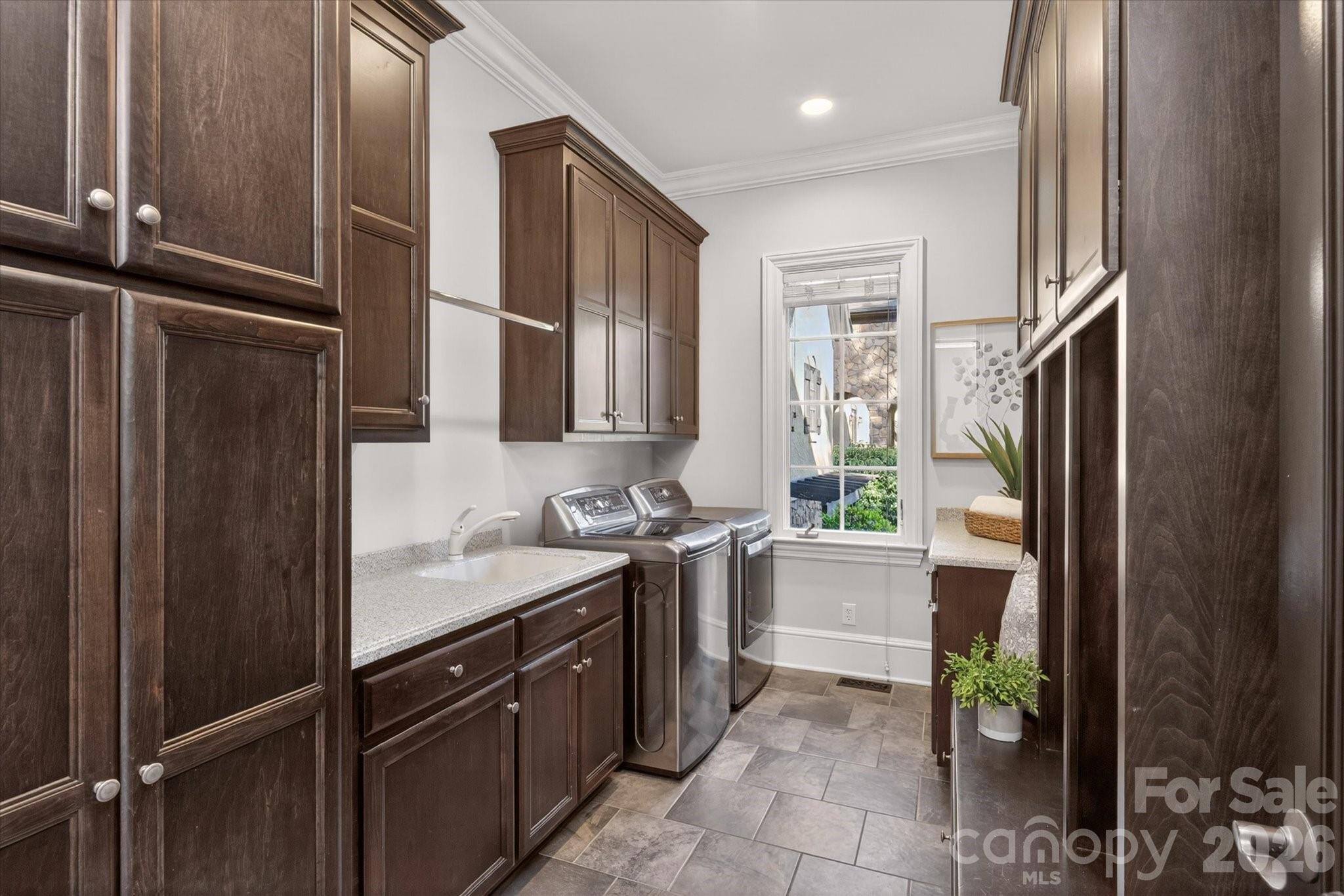 1629 Lookout Circle — Waxhaw