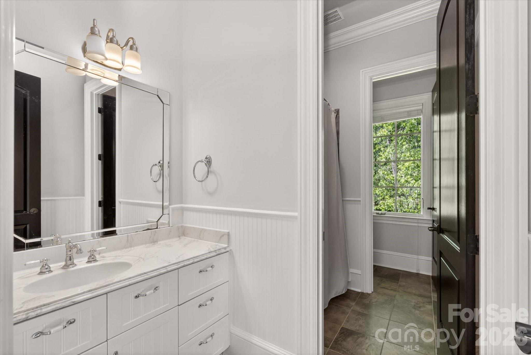 1629 Lookout Circle — Waxhaw