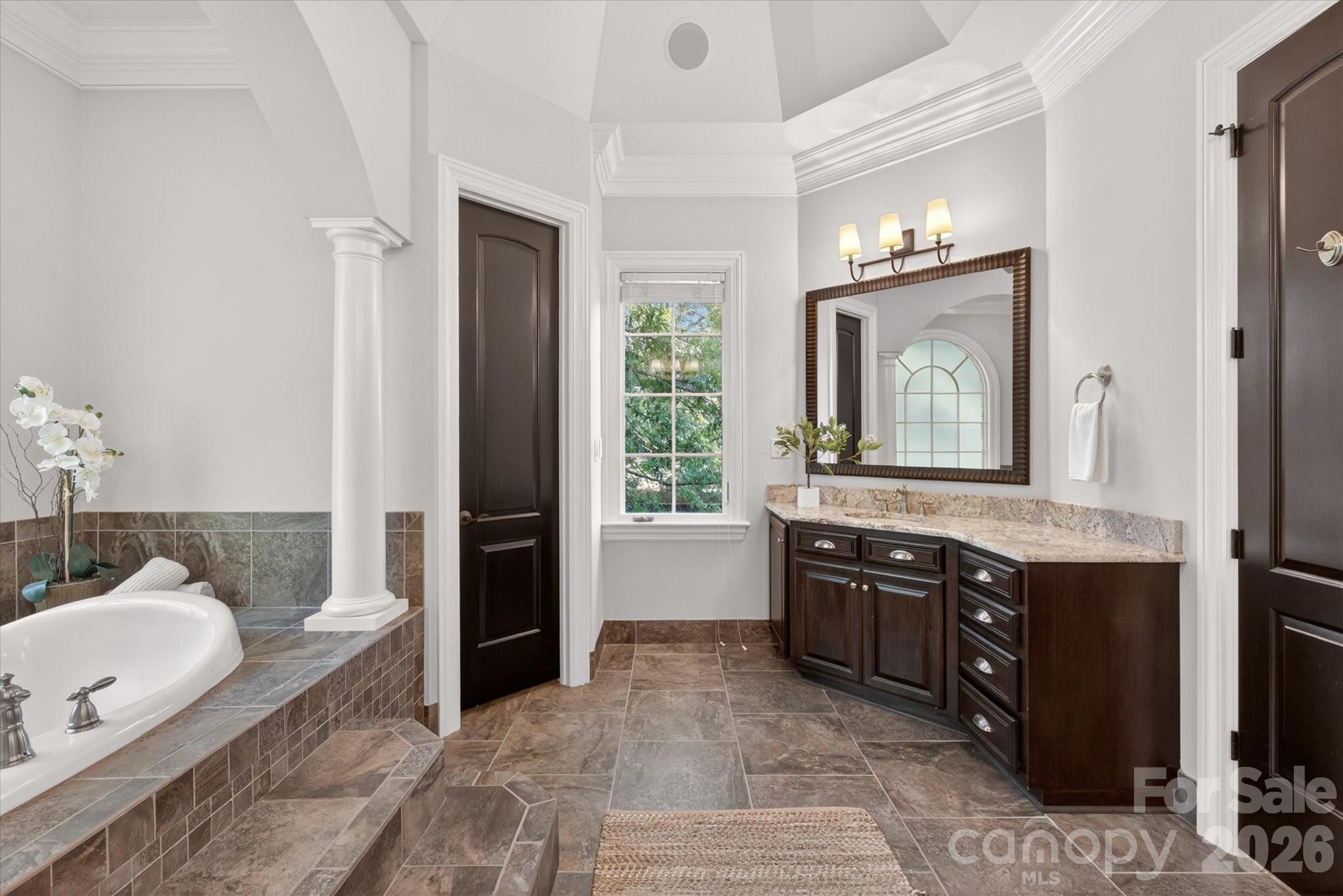 1629 Lookout Circle — Waxhaw