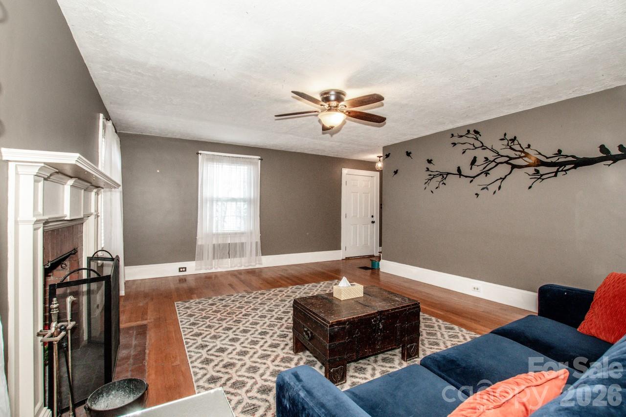416 S Race Street — Statesville