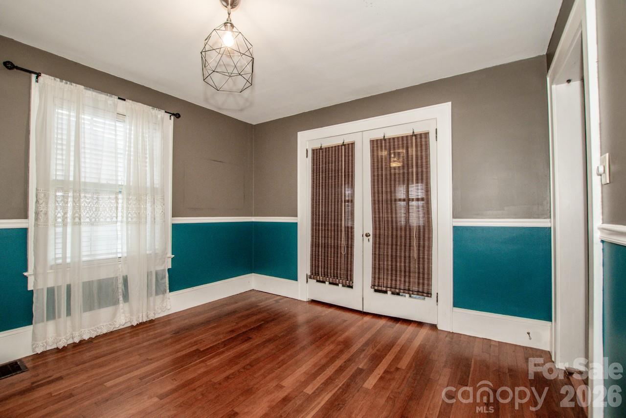 416 S Race Street — Statesville
