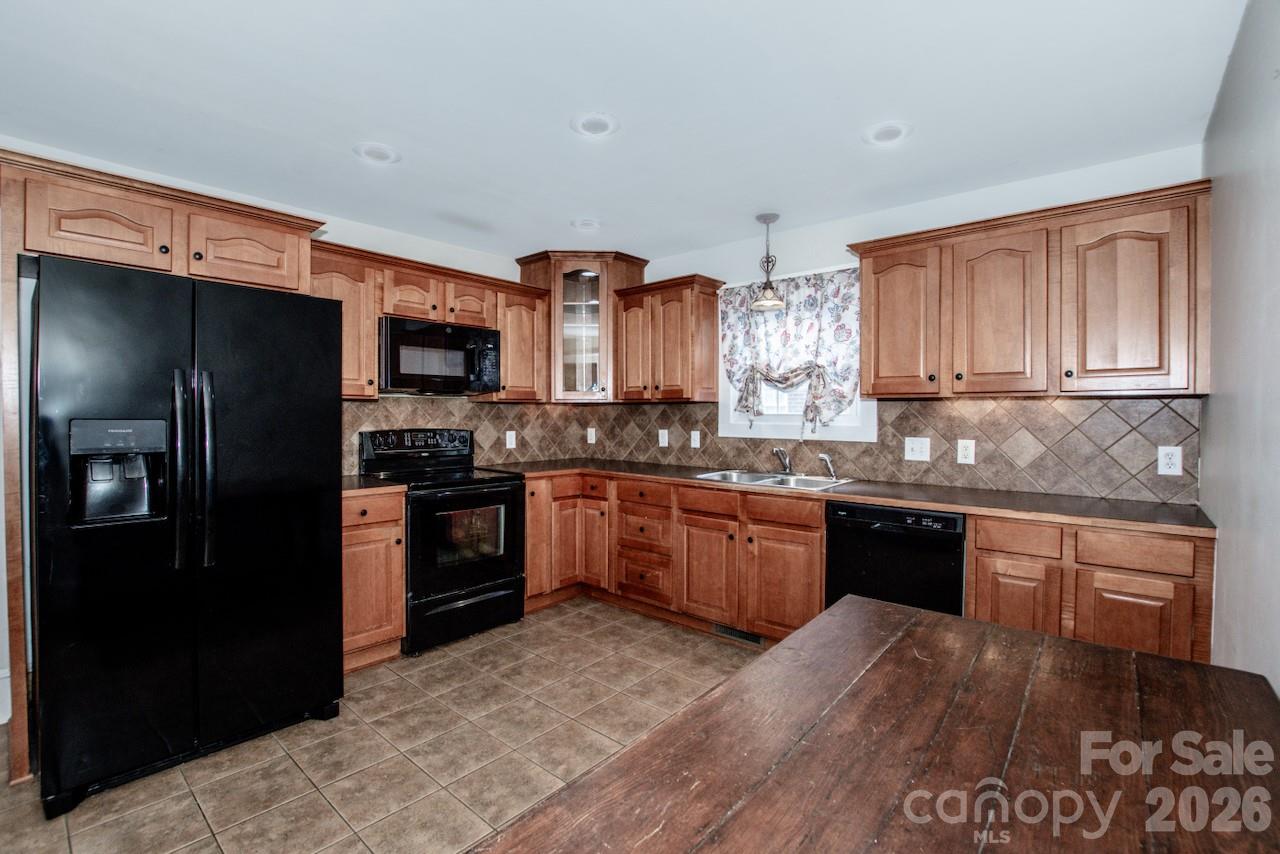 416 S Race Street — Statesville