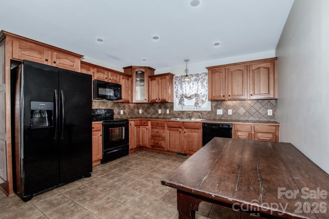 416 S Race Street — Statesville