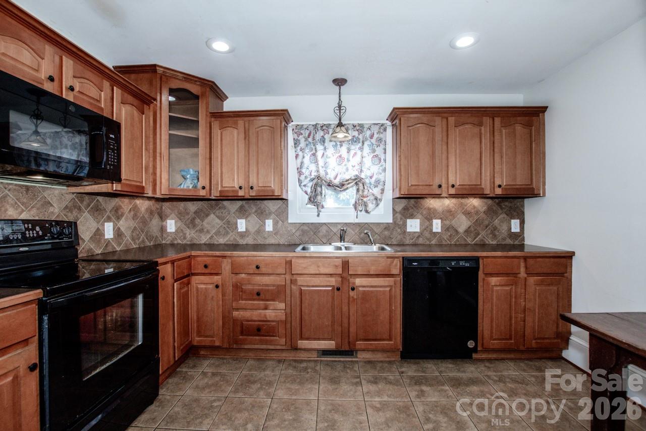 416 S Race Street — Statesville