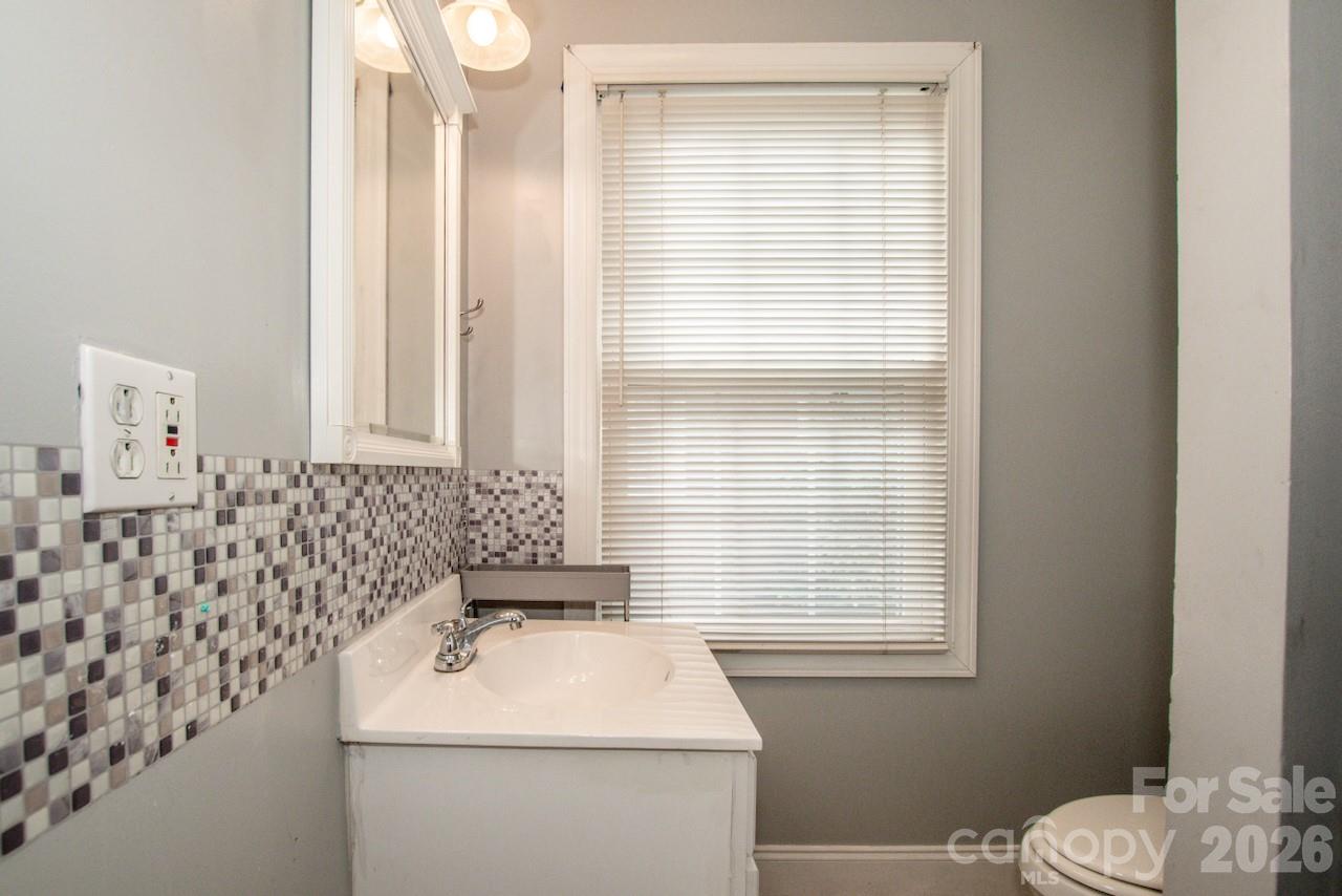 416 S Race Street — Statesville