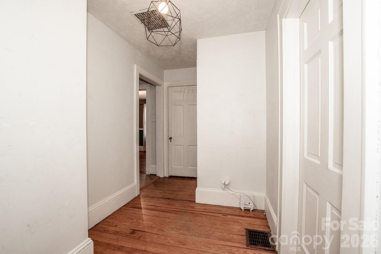 416 S Race Street — Statesville