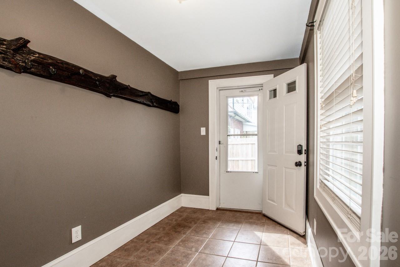 416 S Race Street — Statesville