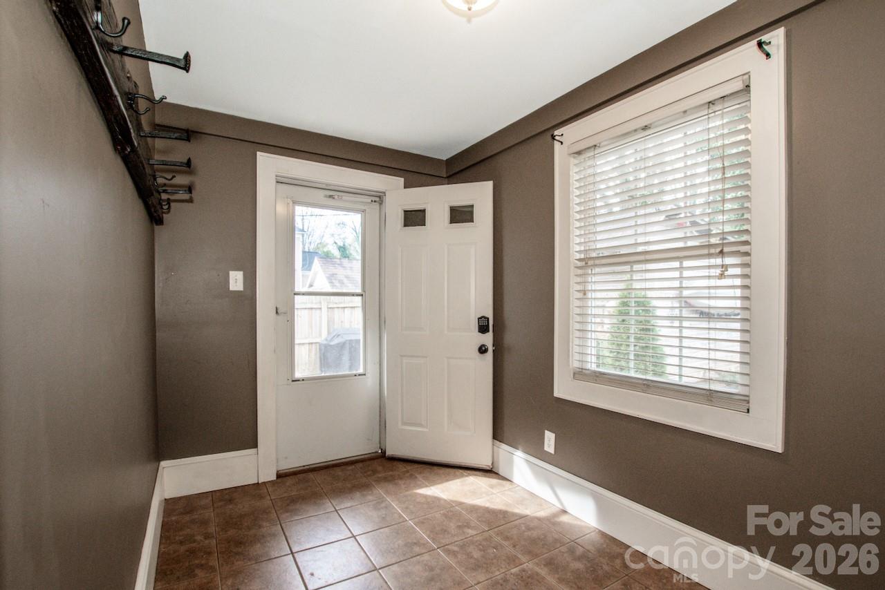 416 S Race Street — Statesville