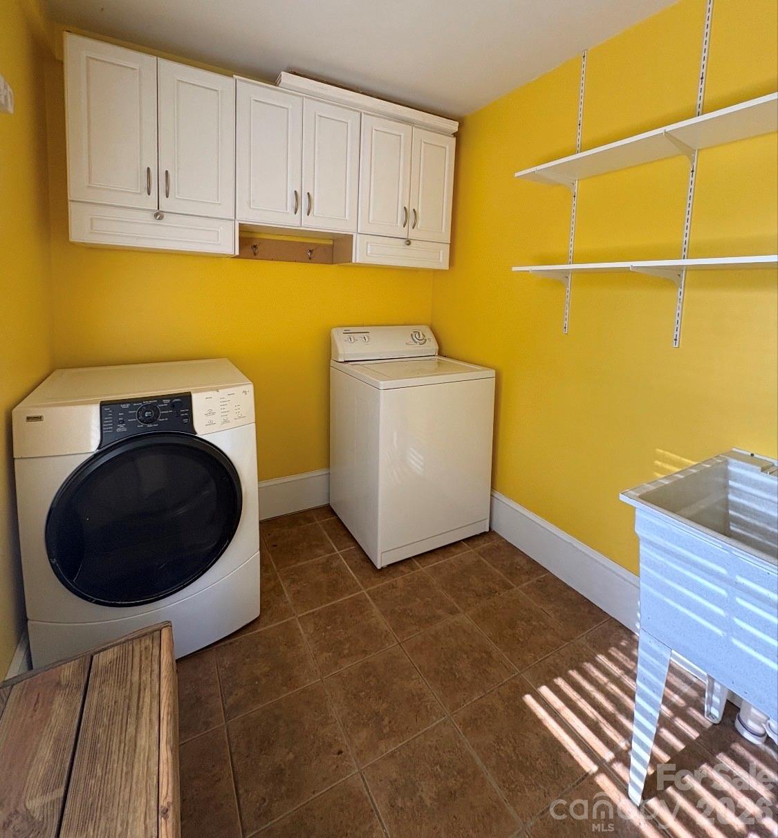 416 S Race Street — Statesville