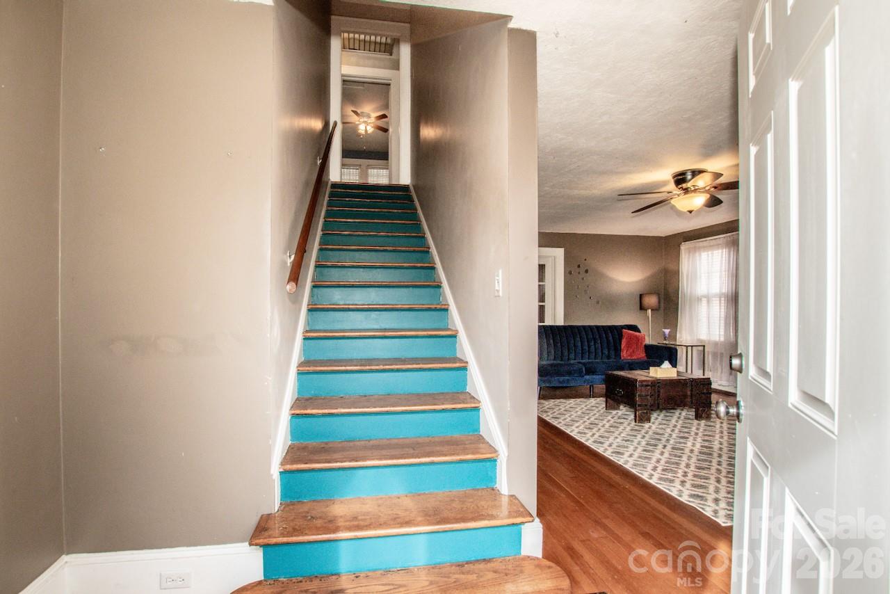416 S Race Street — Statesville