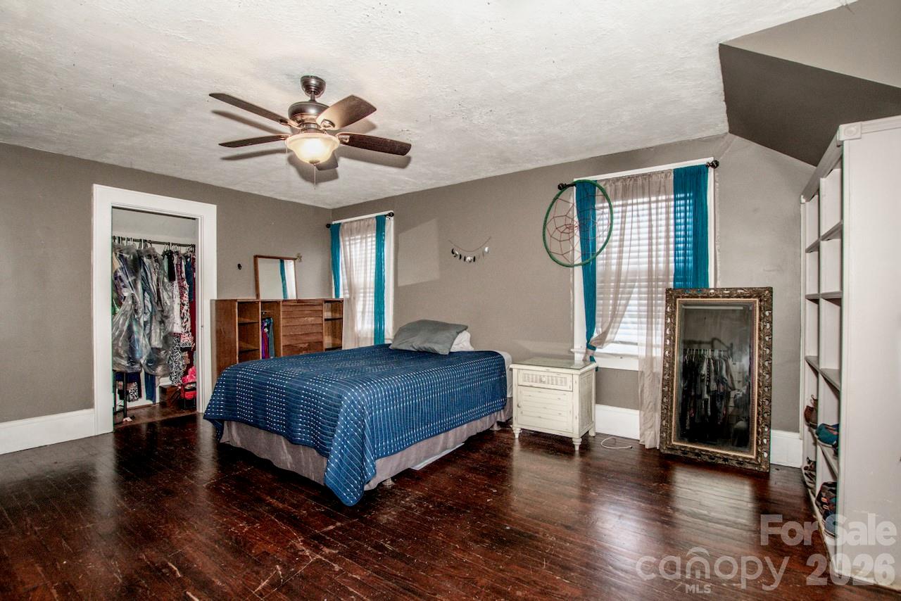 416 S Race Street — Statesville