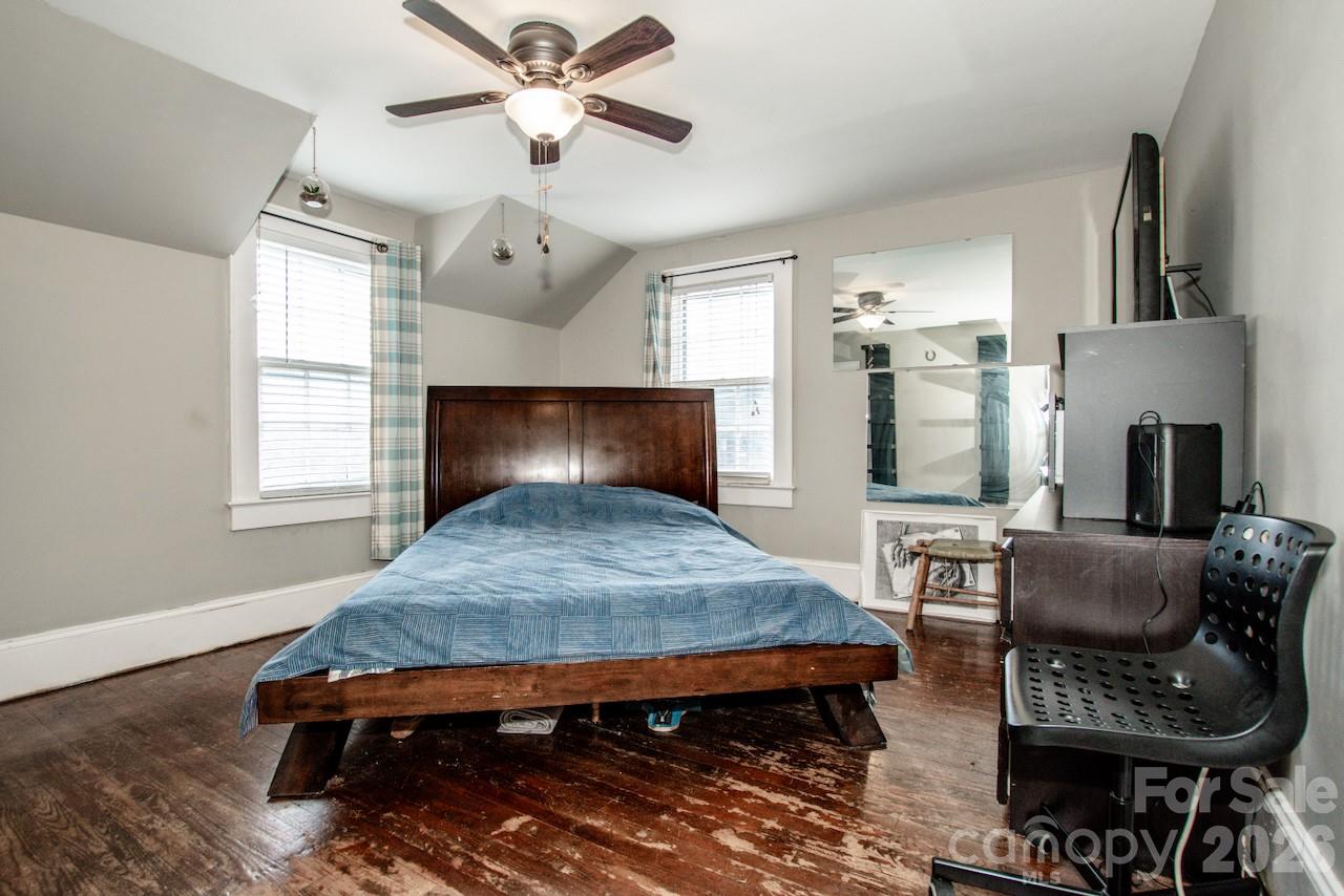 416 S Race Street — Statesville