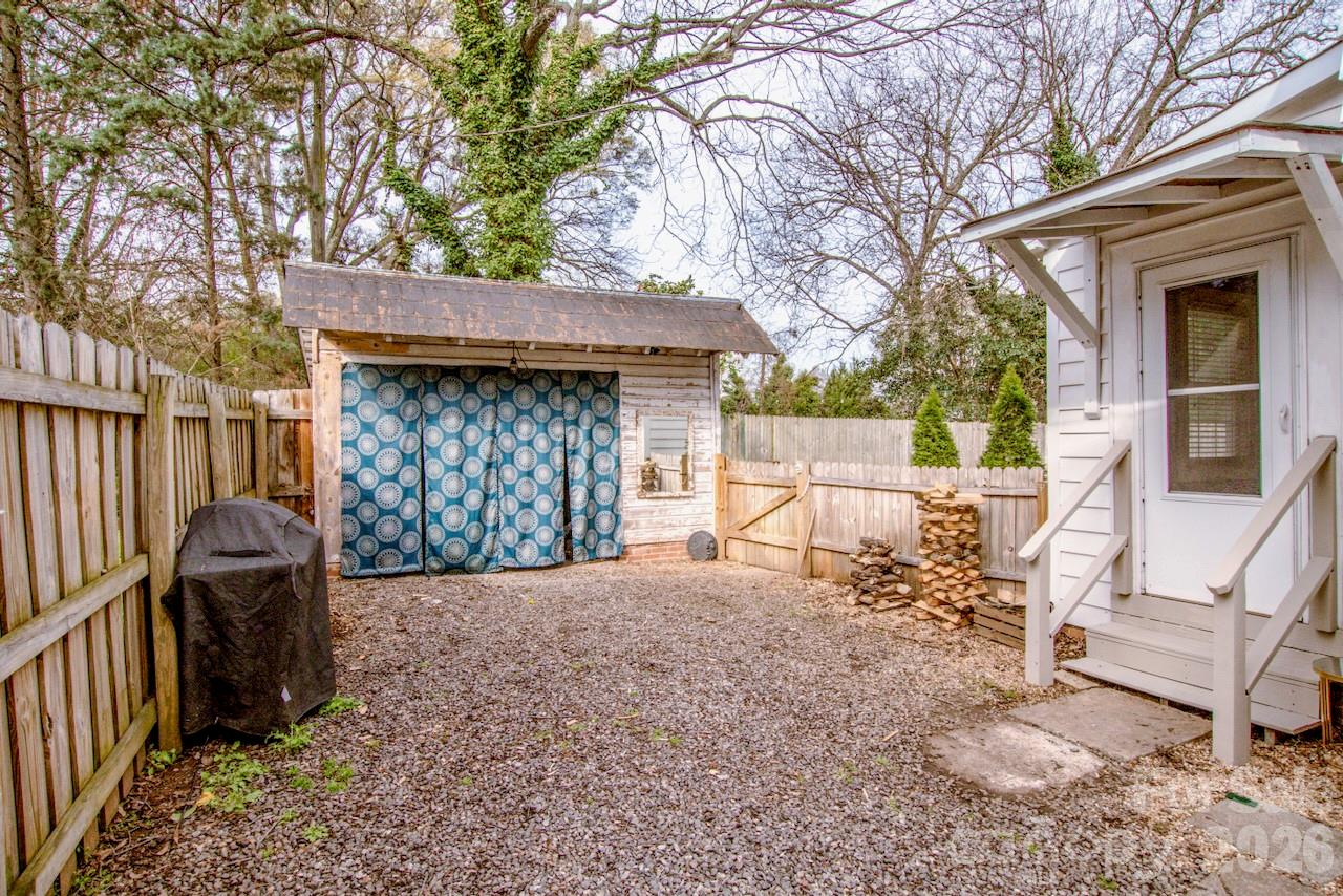 416 S Race Street — Statesville