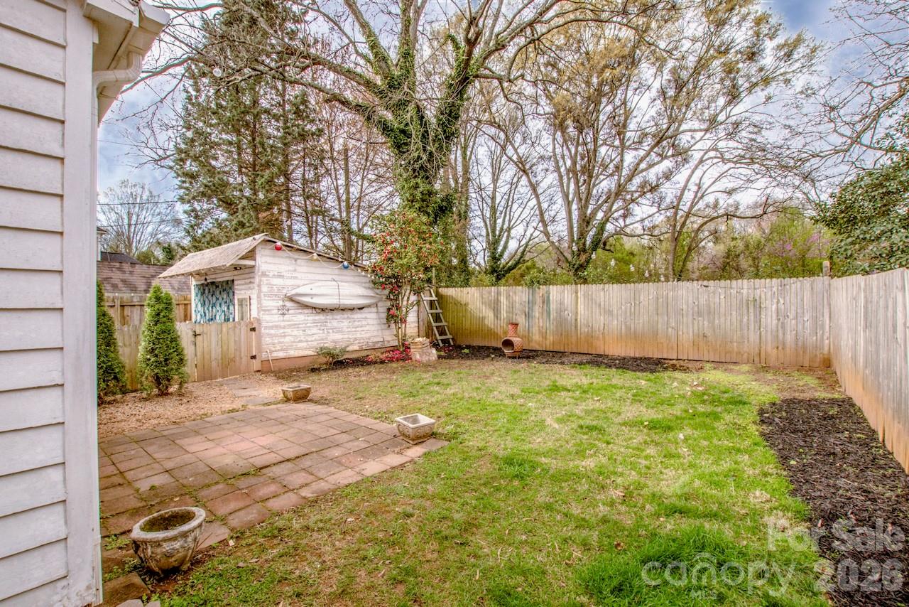 416 S Race Street — Statesville