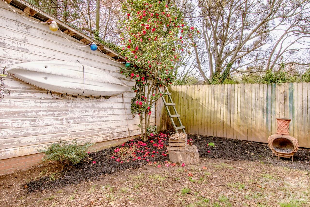 416 S Race Street — Statesville