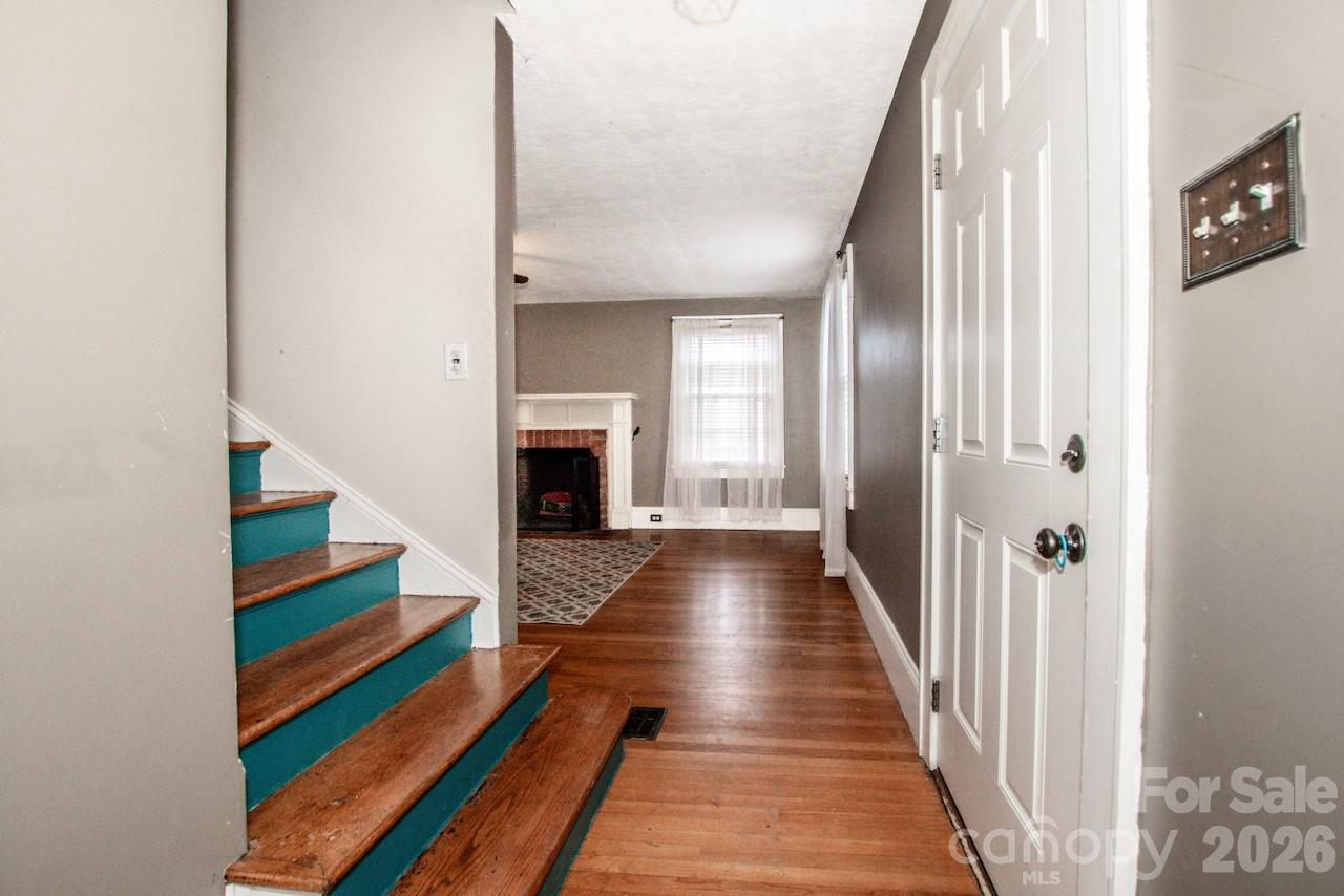 416 S Race Street — Statesville