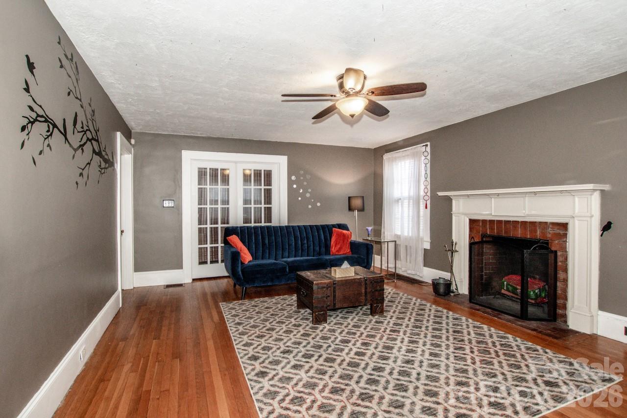 416 S Race Street — Statesville