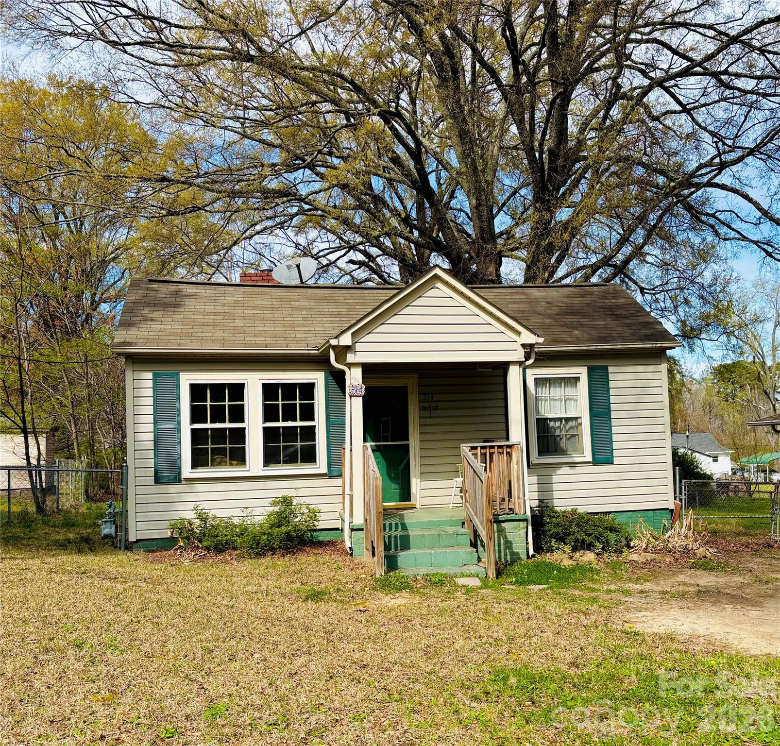 214 W Maine Avenue — Bessemer City