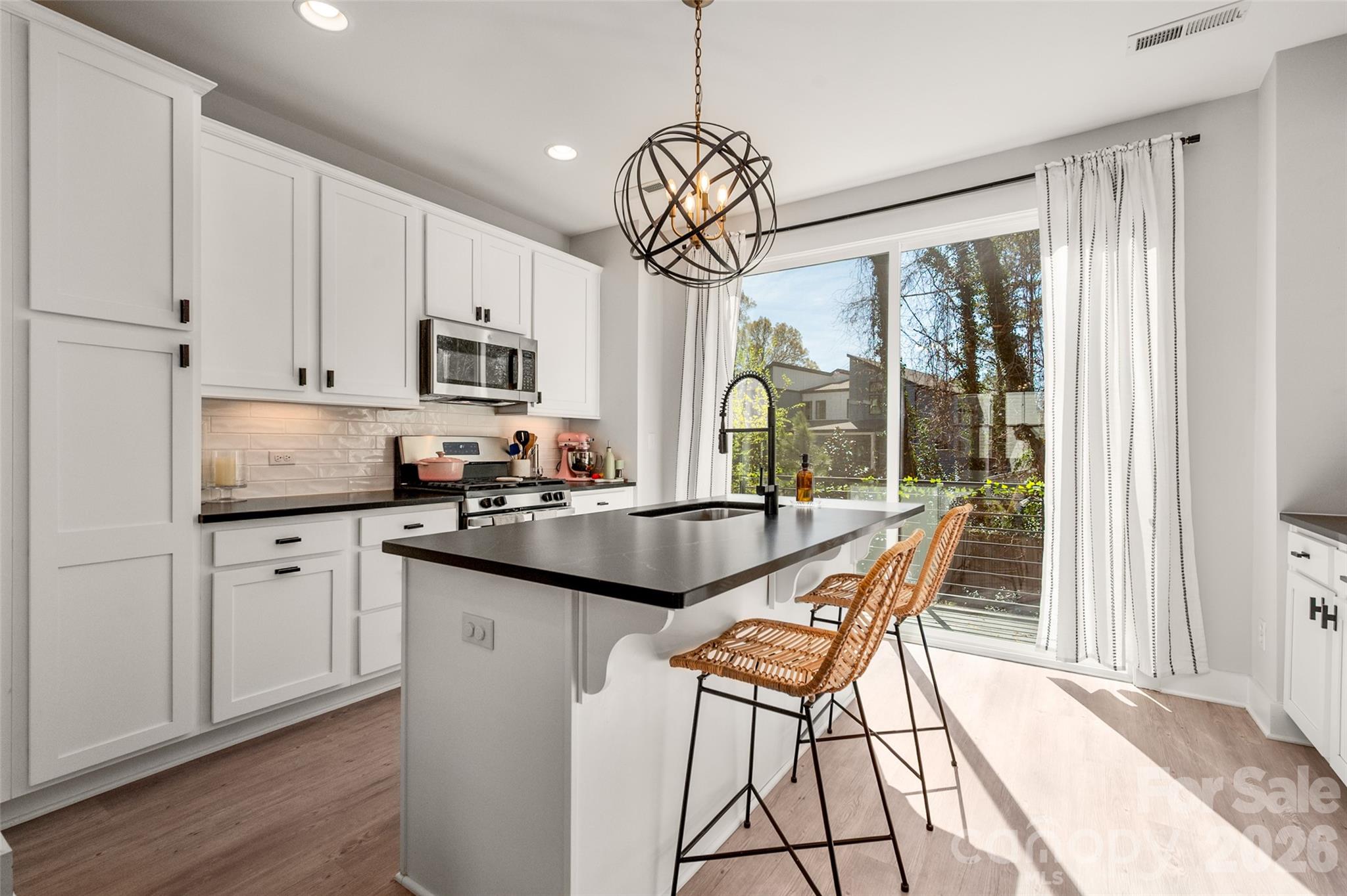 566 West End Drive — Charlotte