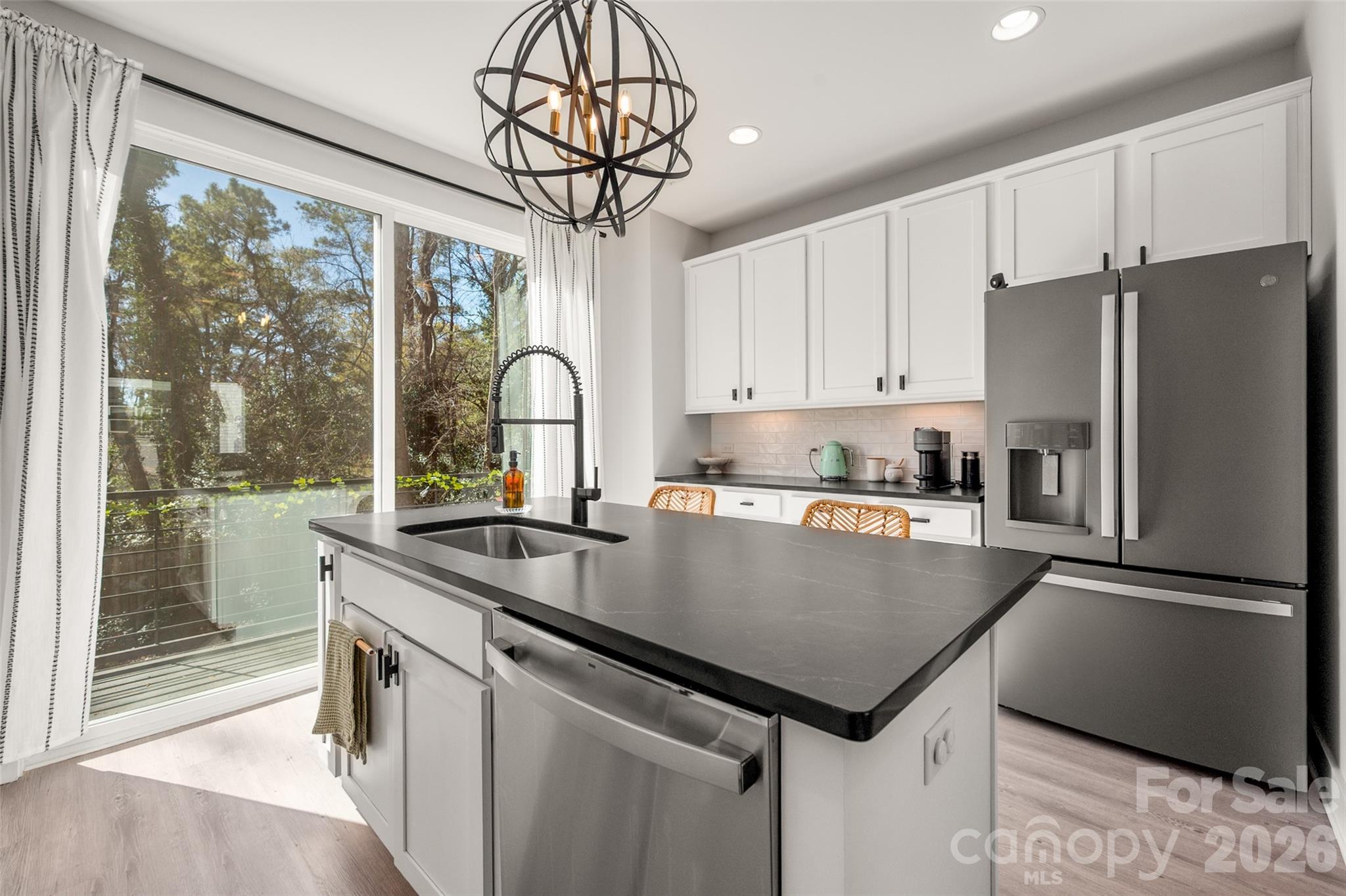 566 West End Drive — Charlotte