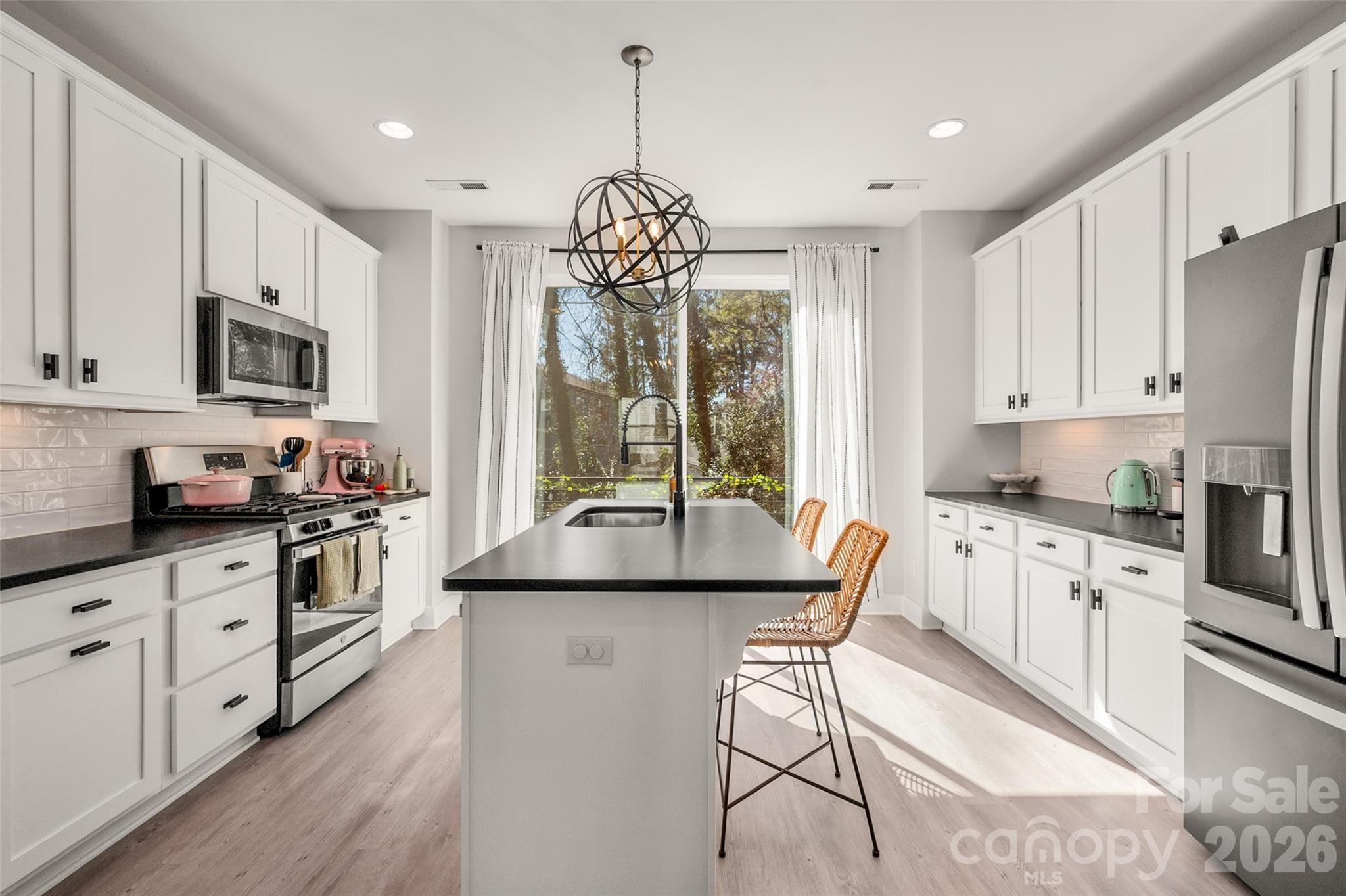 566 West End Drive — Charlotte