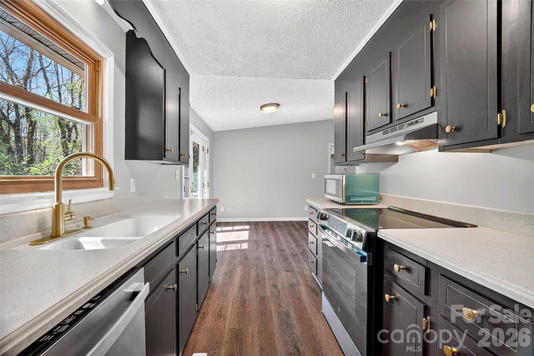 1919 Oak Hollow Road — Gastonia