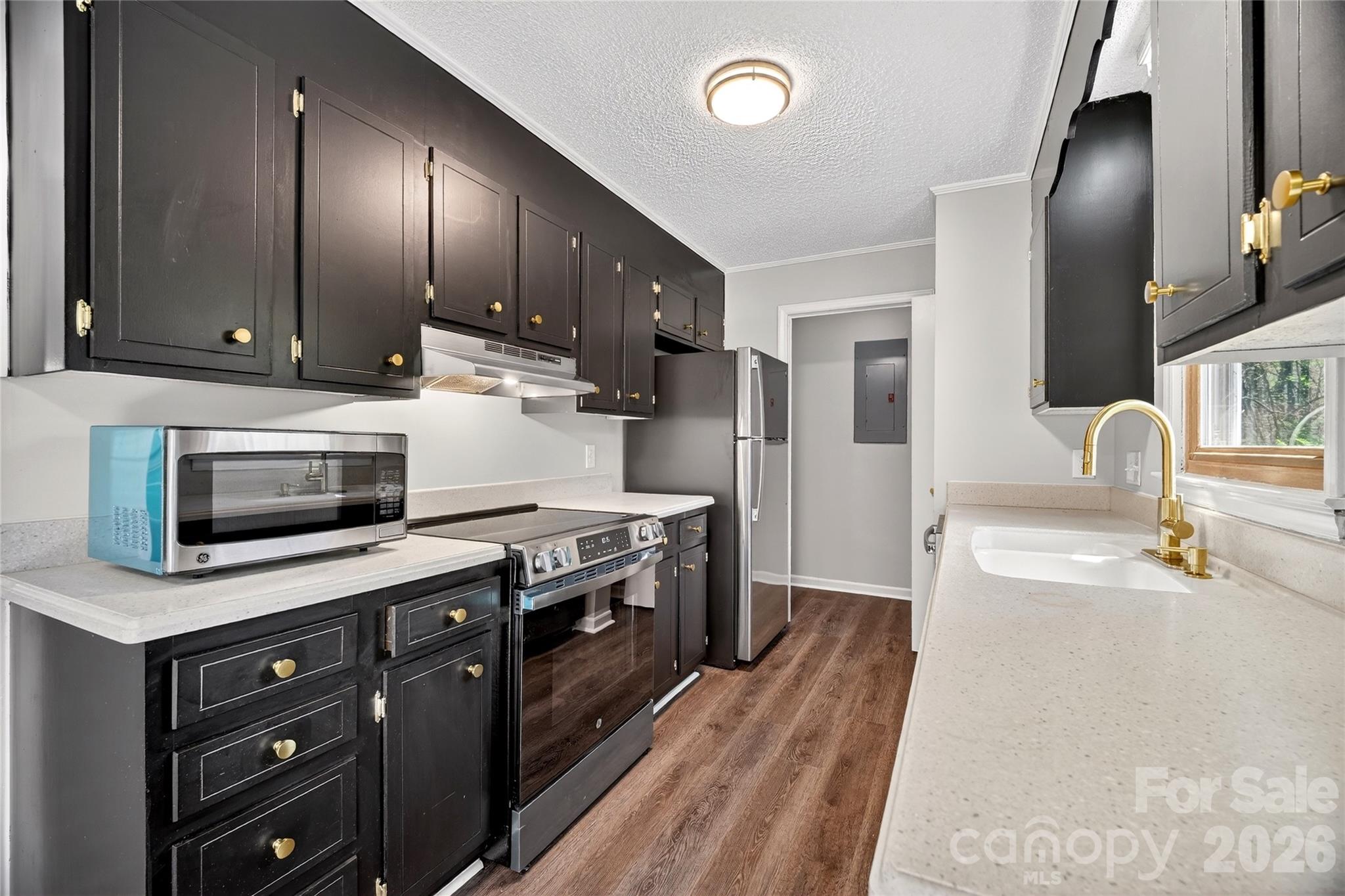 1919 Oak Hollow Road — Gastonia