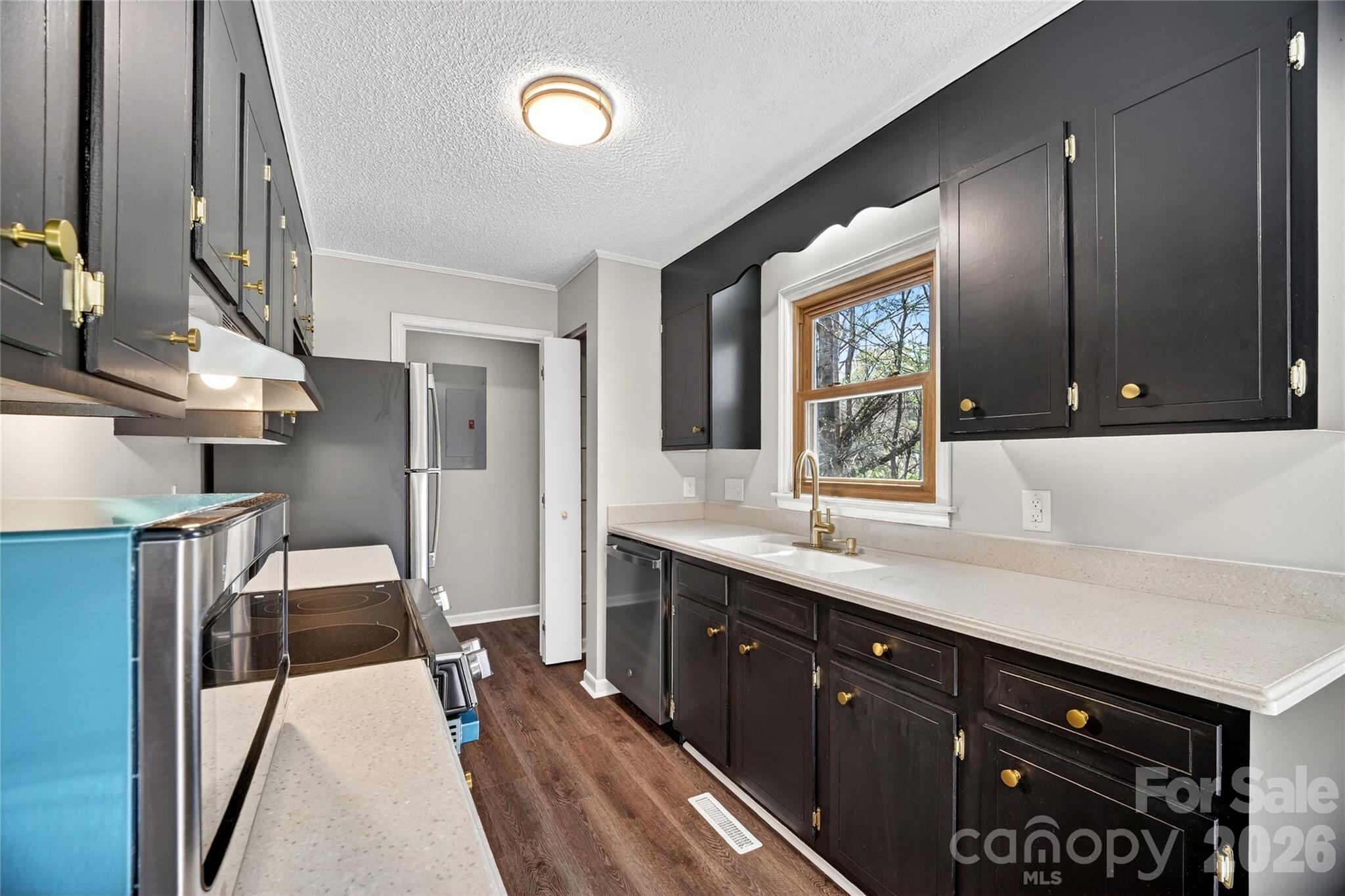 1919 Oak Hollow Road — Gastonia