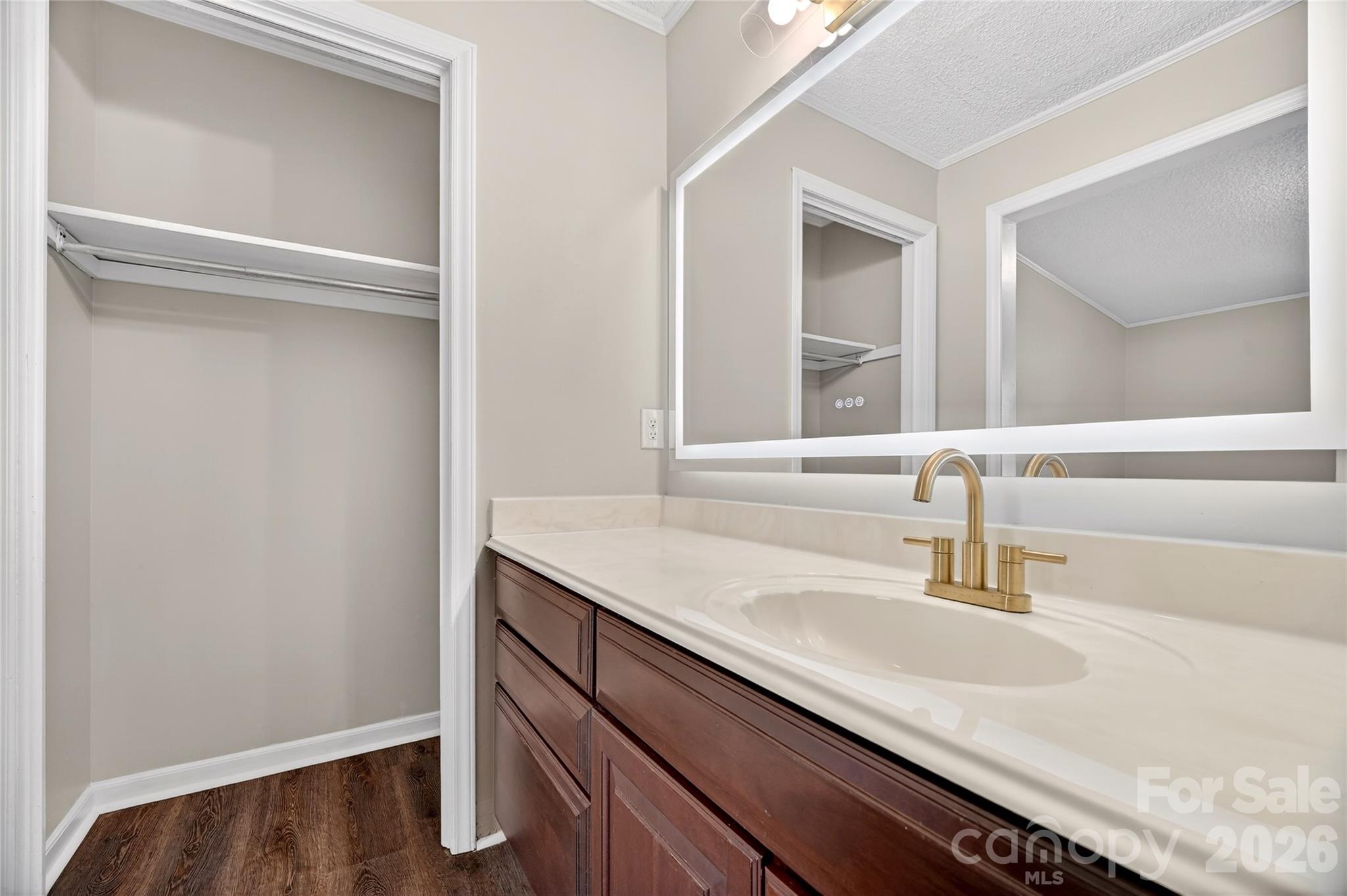 1919 Oak Hollow Road — Gastonia