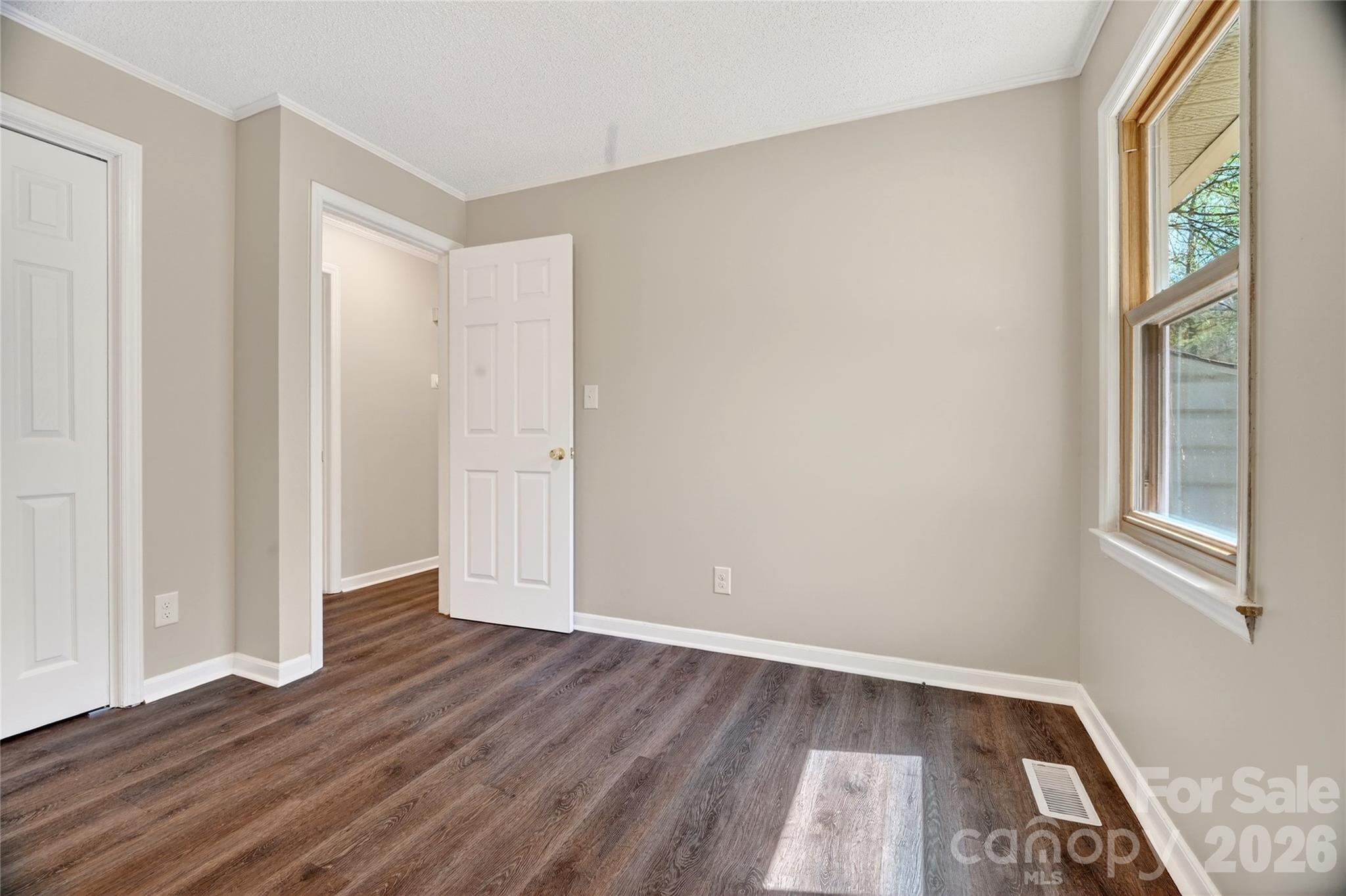 1919 Oak Hollow Road — Gastonia